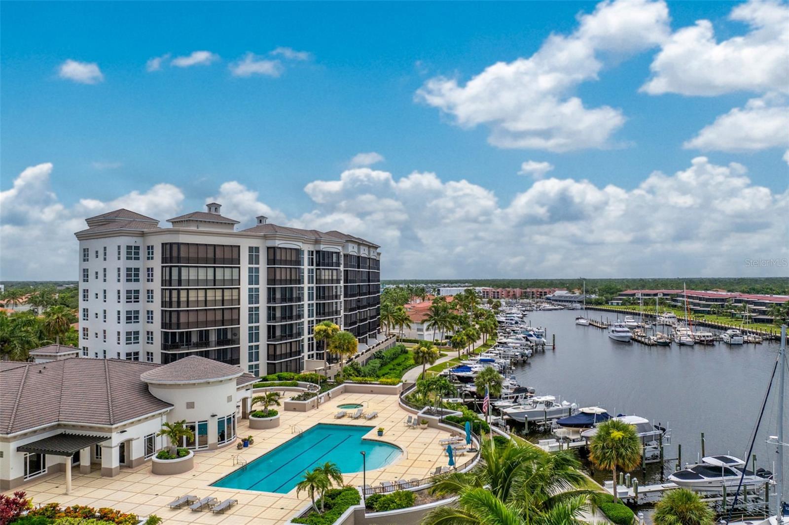 3313 SUNSET KEY CIR #701