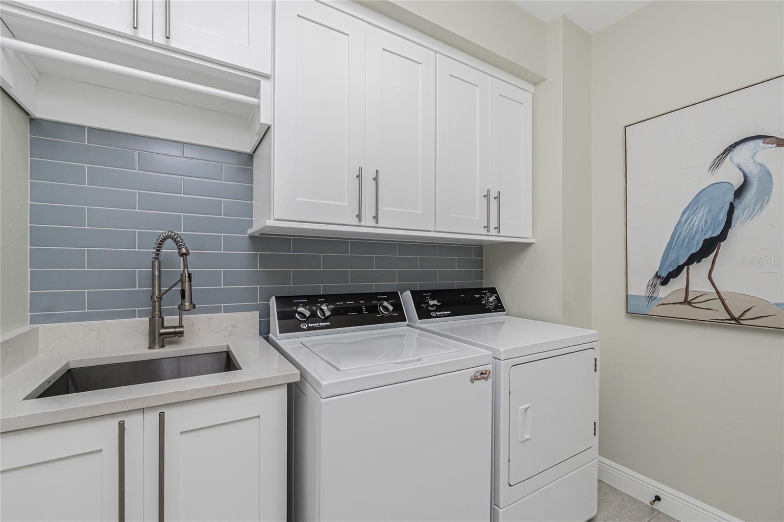 3313 SUNSET KEY CIR #701