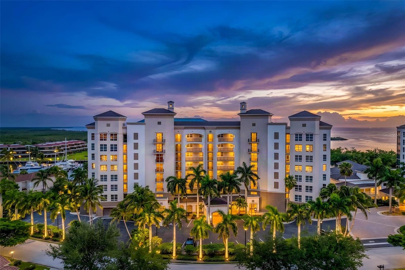 3313 SUNSET KEY CIR #701