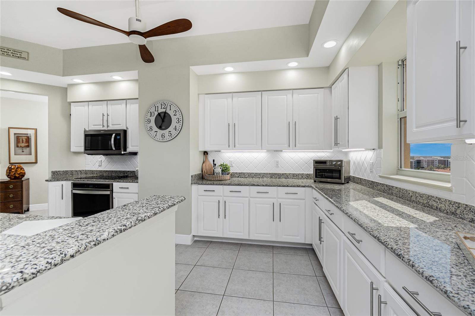 3313 SUNSET KEY CIR #701