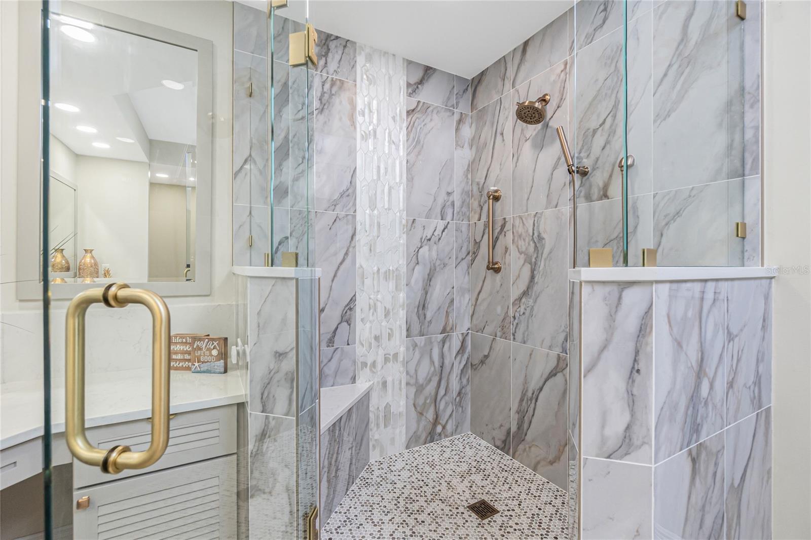 3313 SUNSET KEY CIR #701