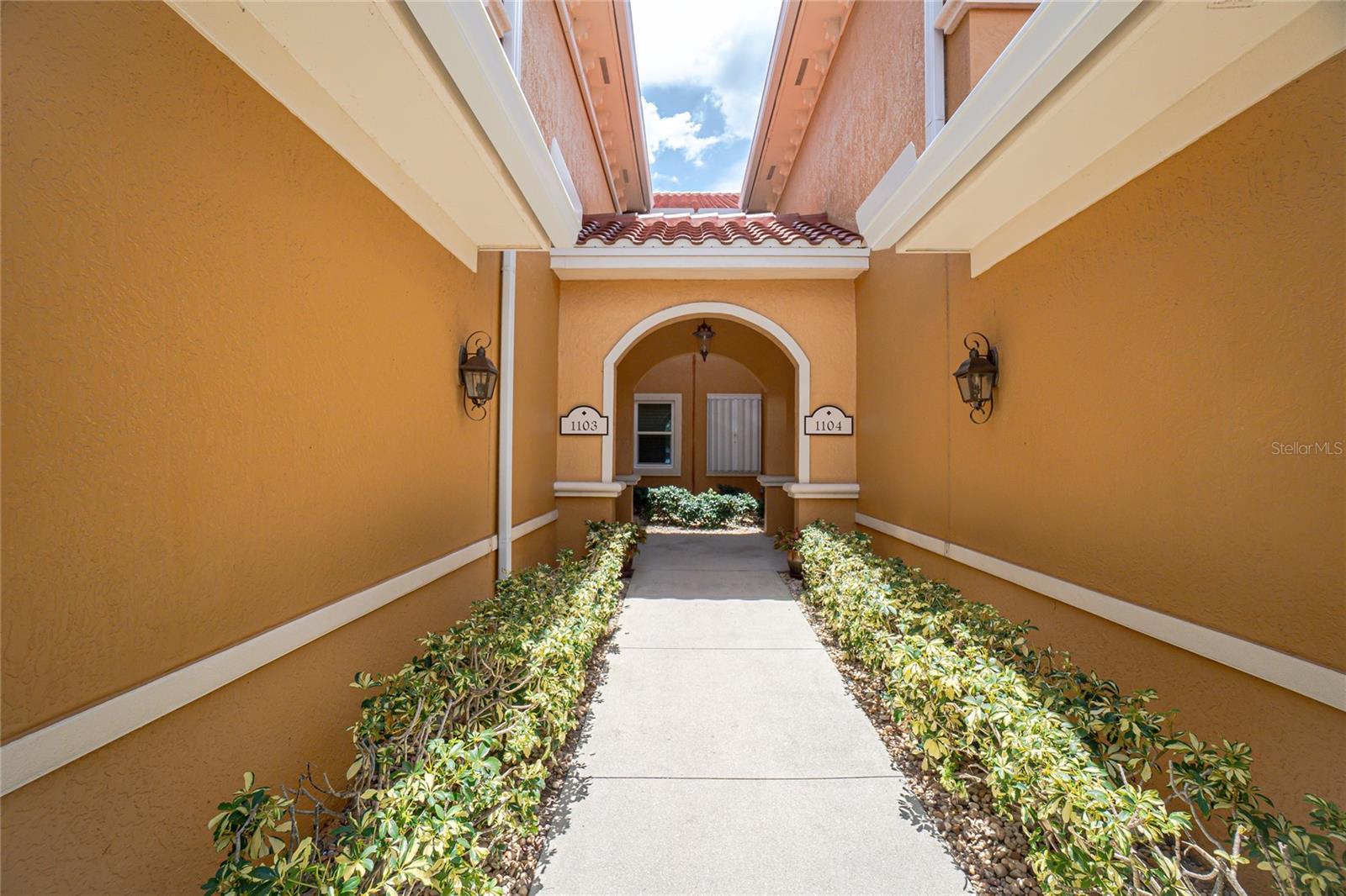 175 SHADROE COVE CIR #1104