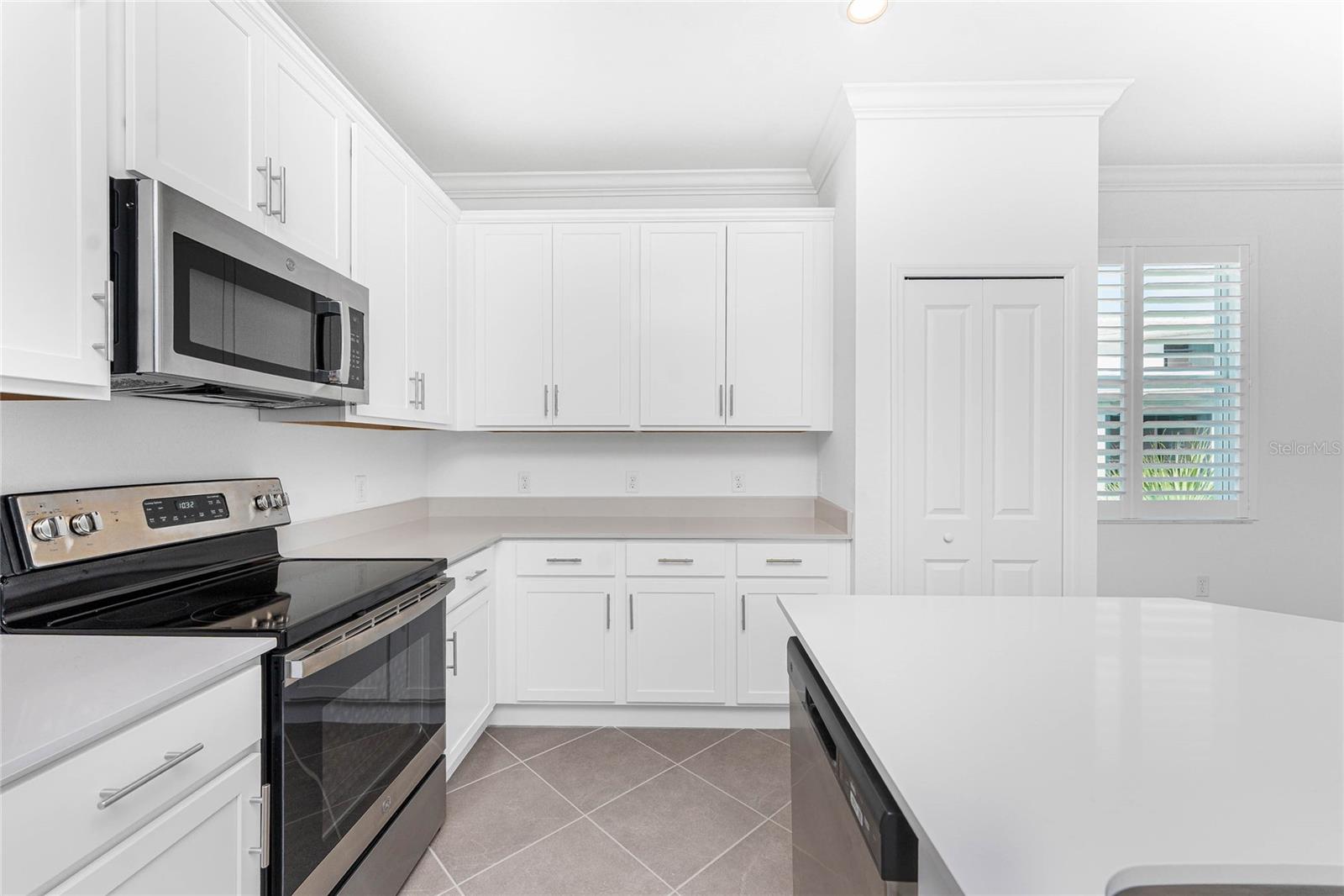 14121 HERITAGE LANDING BLVD #731