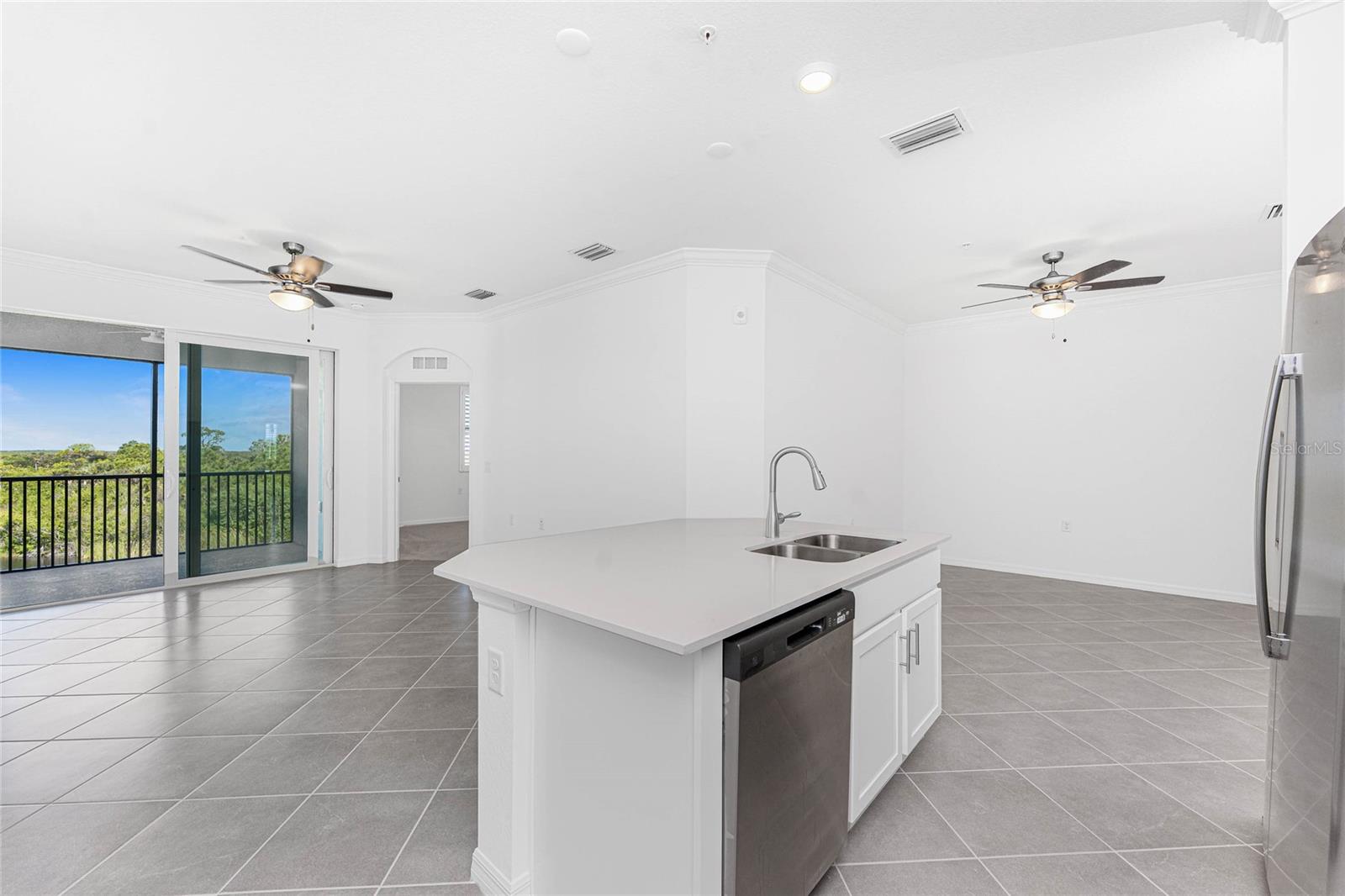 14121 HERITAGE LANDING BLVD #731