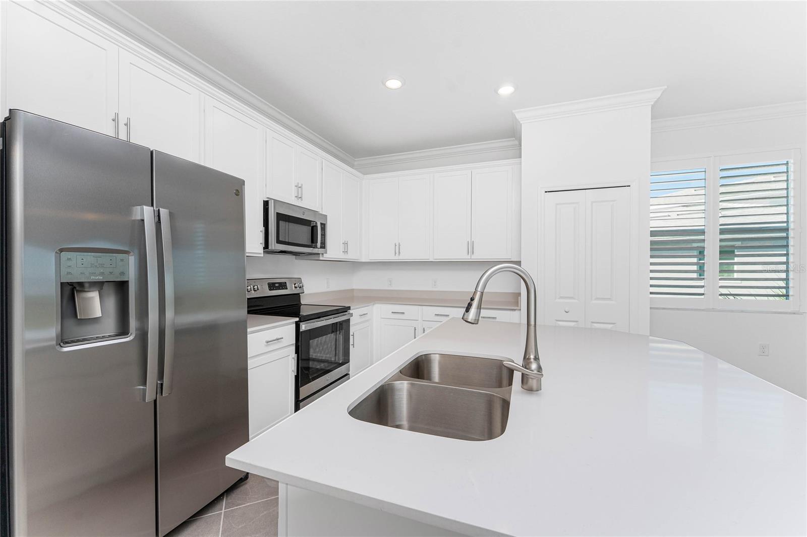 14121 HERITAGE LANDING BLVD #731