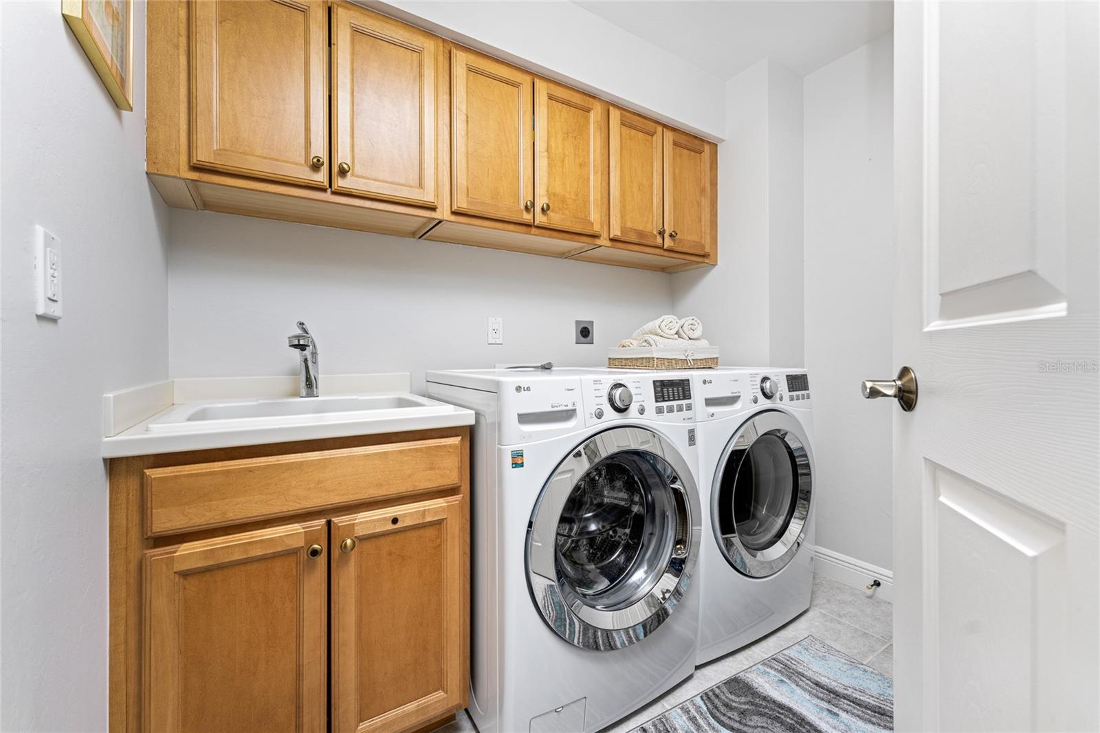 3329 SUNSET KEY CIR #301