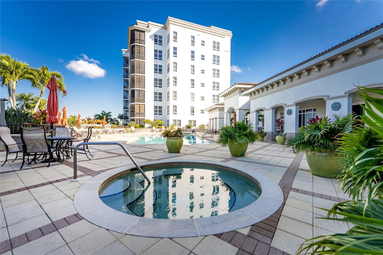 3329 SUNSET KEY CIR #301