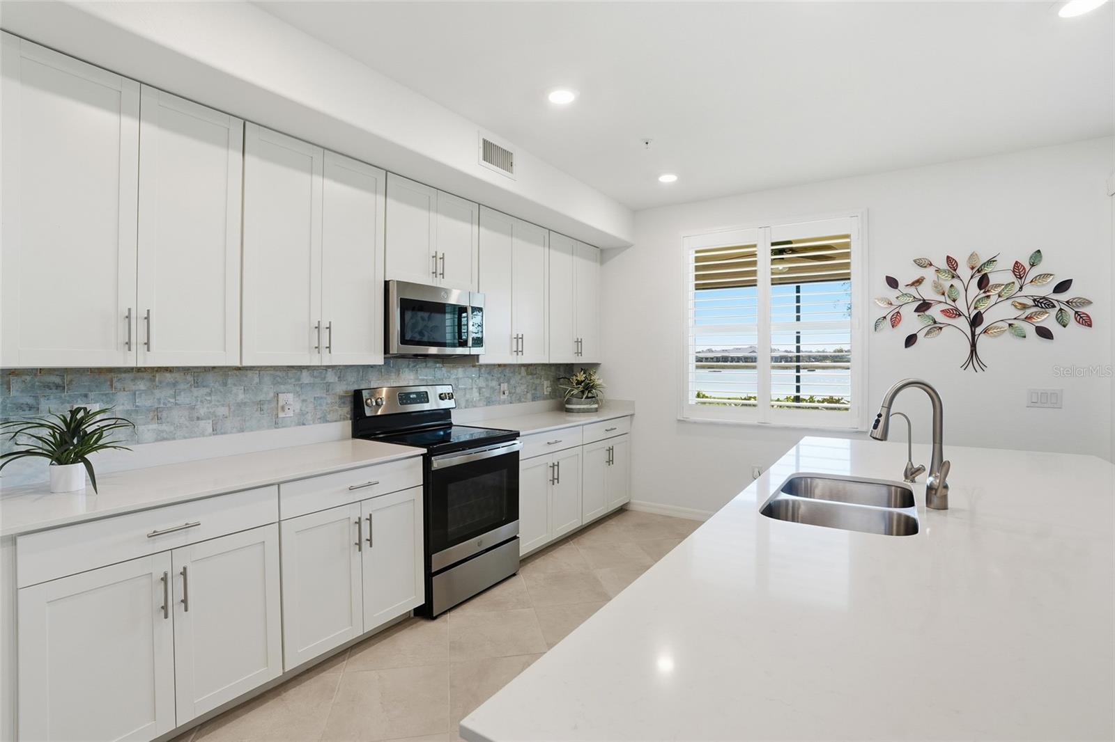 14144 POPPY FIELD LOOP #4211