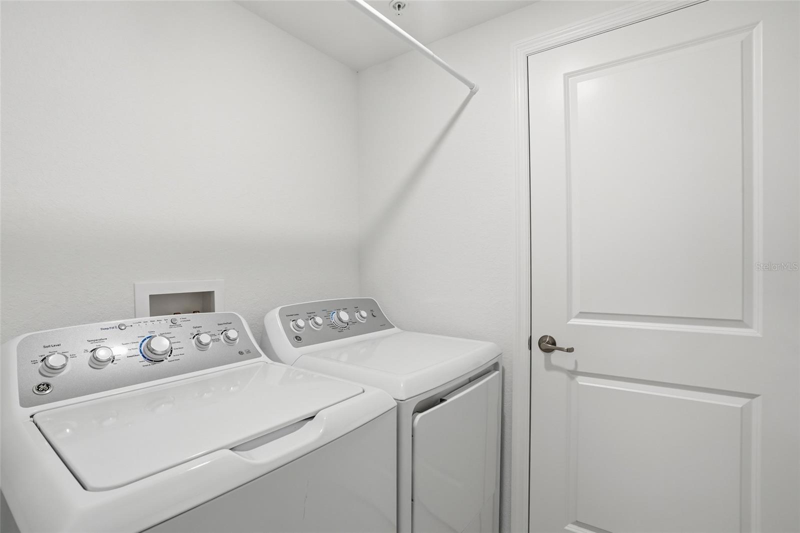 14144 POPPY FIELD LOOP #4211