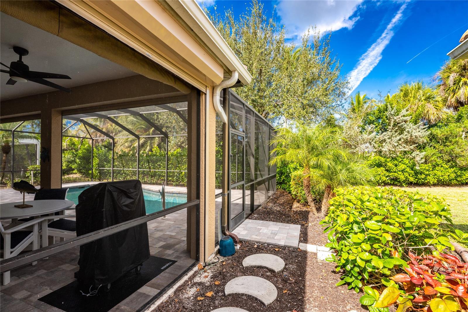 17929 COURTSIDE LANDINGS CIR