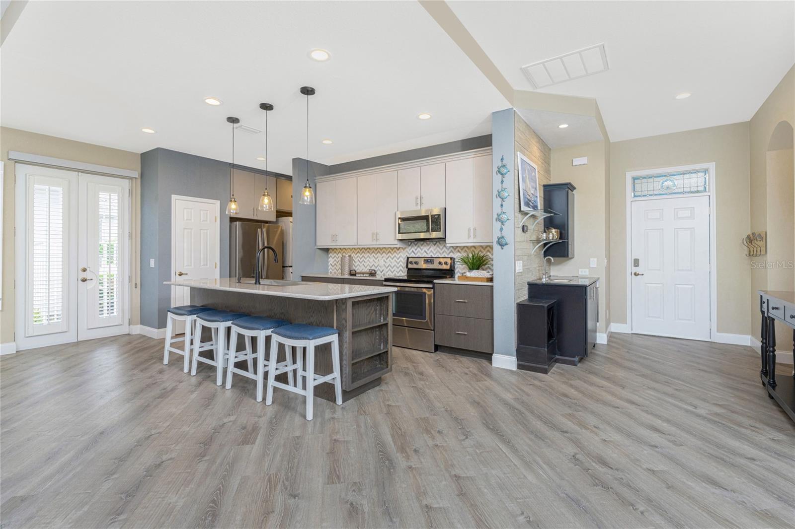 17929 COURTSIDE LANDINGS CIR