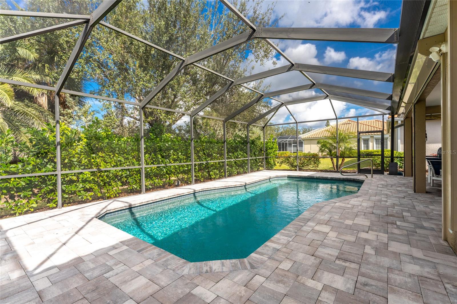 17929 COURTSIDE LANDINGS CIR