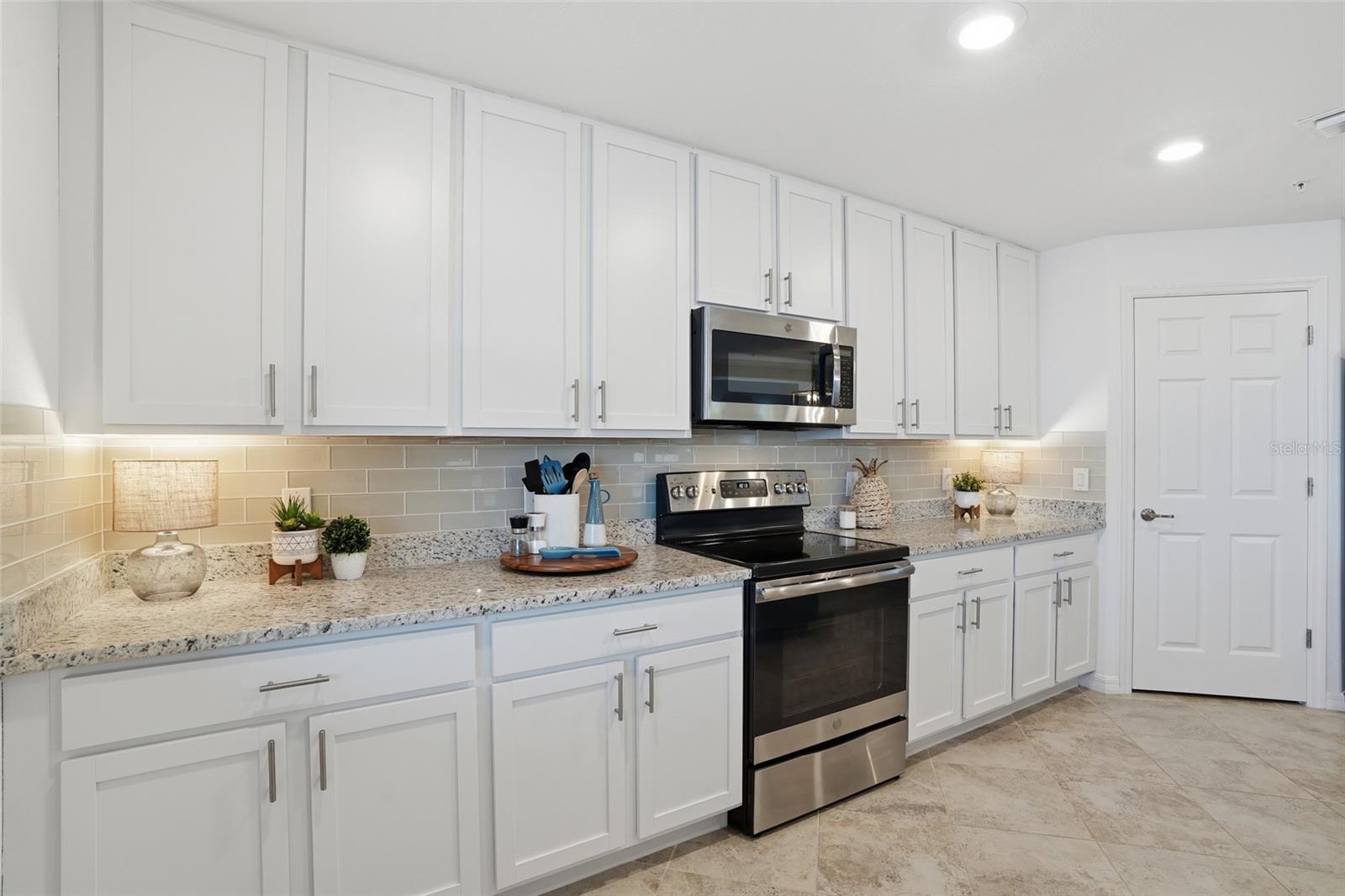 14033 BLACK BEAUTY DR #512