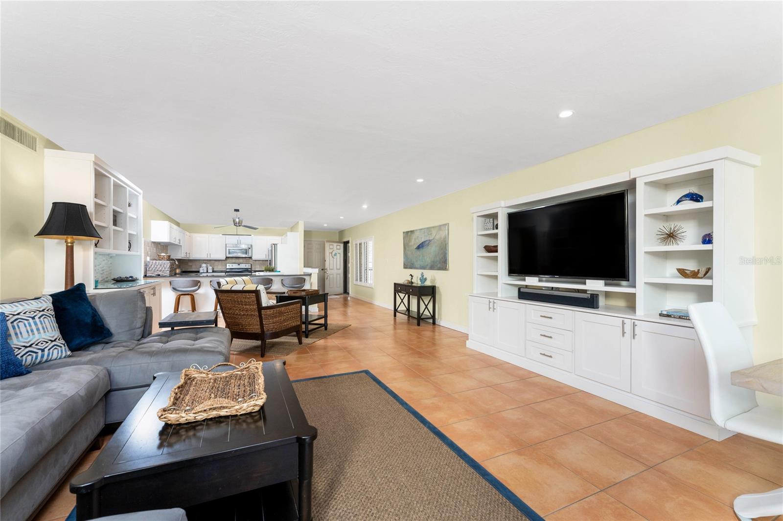 3230 SOUTH SHORE DR #33B