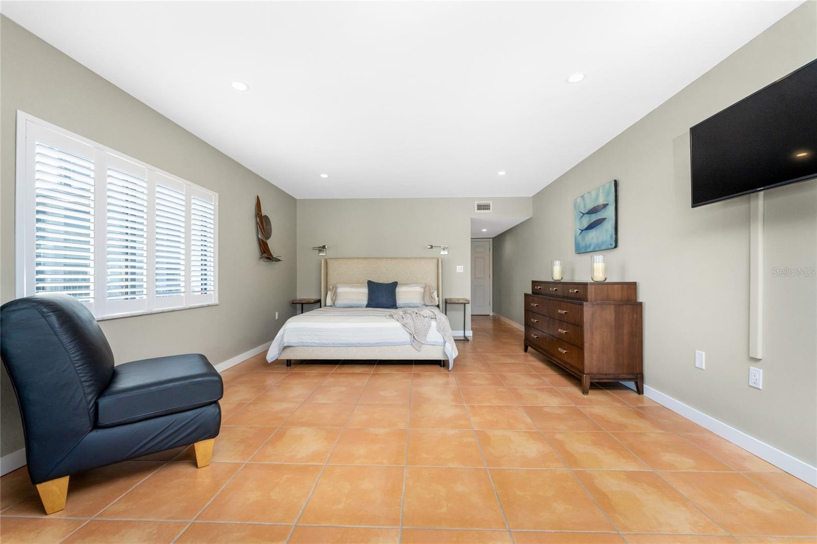 3230 SOUTH SHORE DR #33B