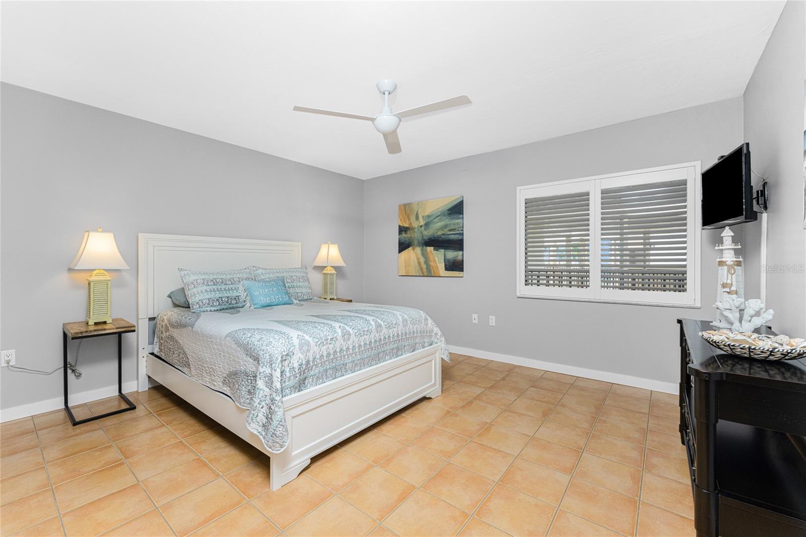 3230 SOUTH SHORE DR #33B