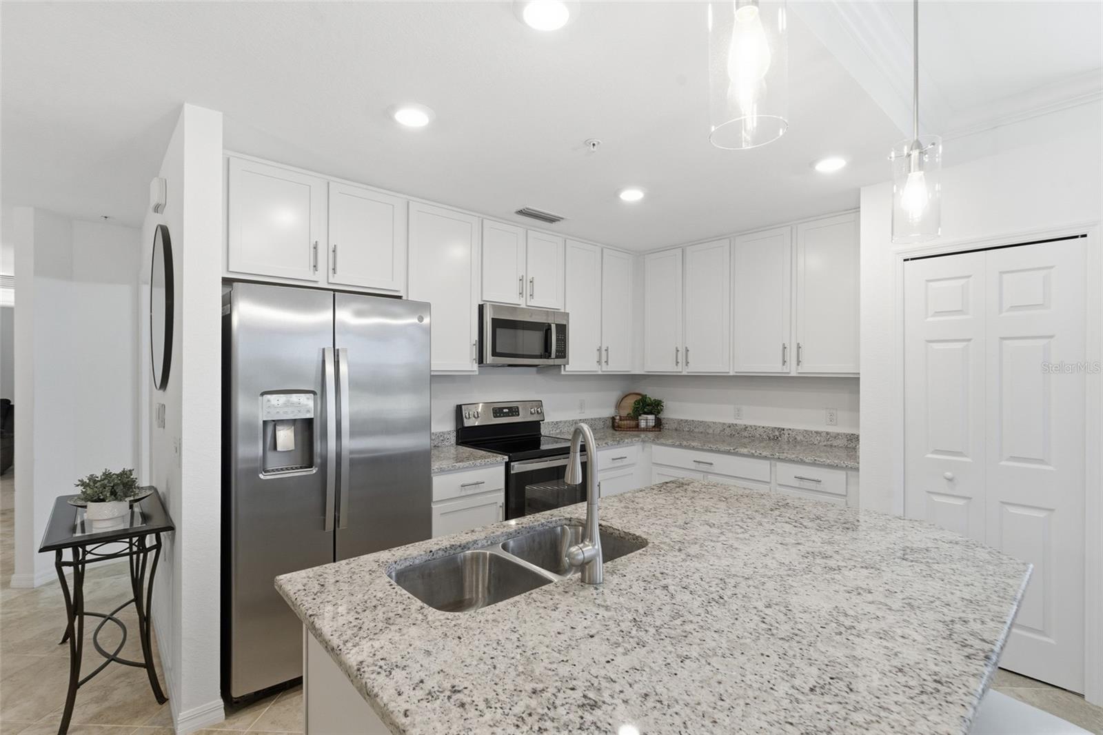 14041 HERITAGE LANDING BLVD #611