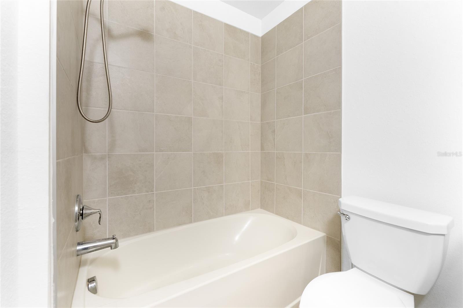 12440 WELLEN GOLF ST #106