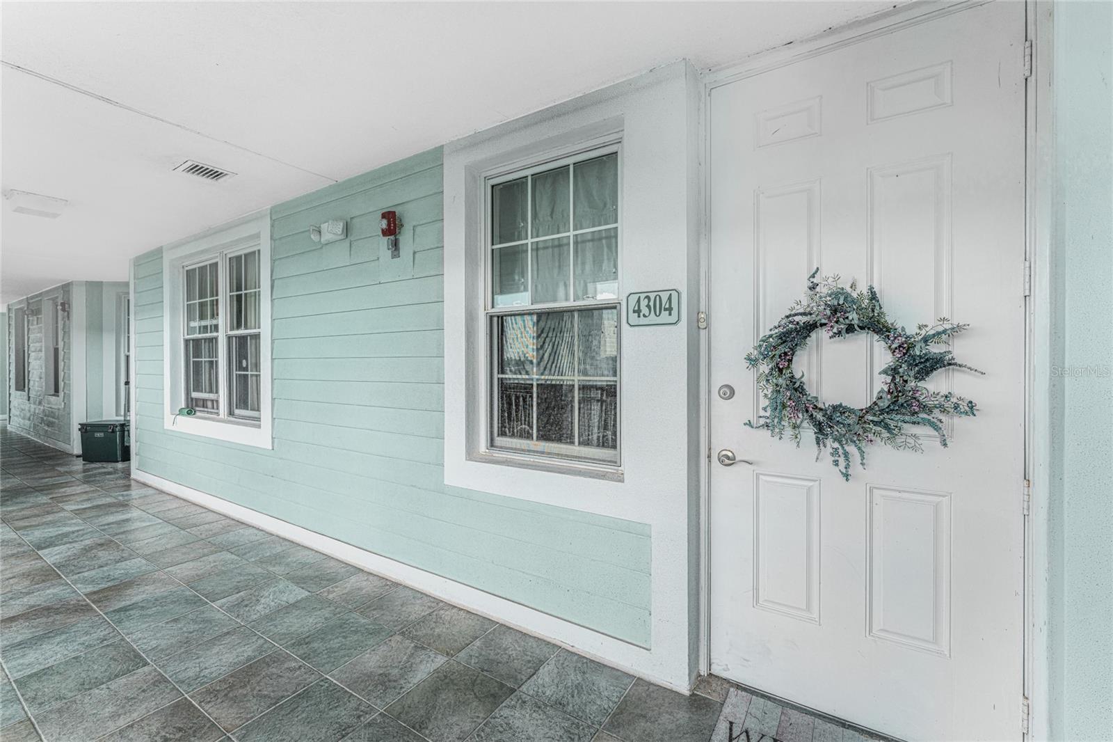 5117 MELBOURNE ST #B304