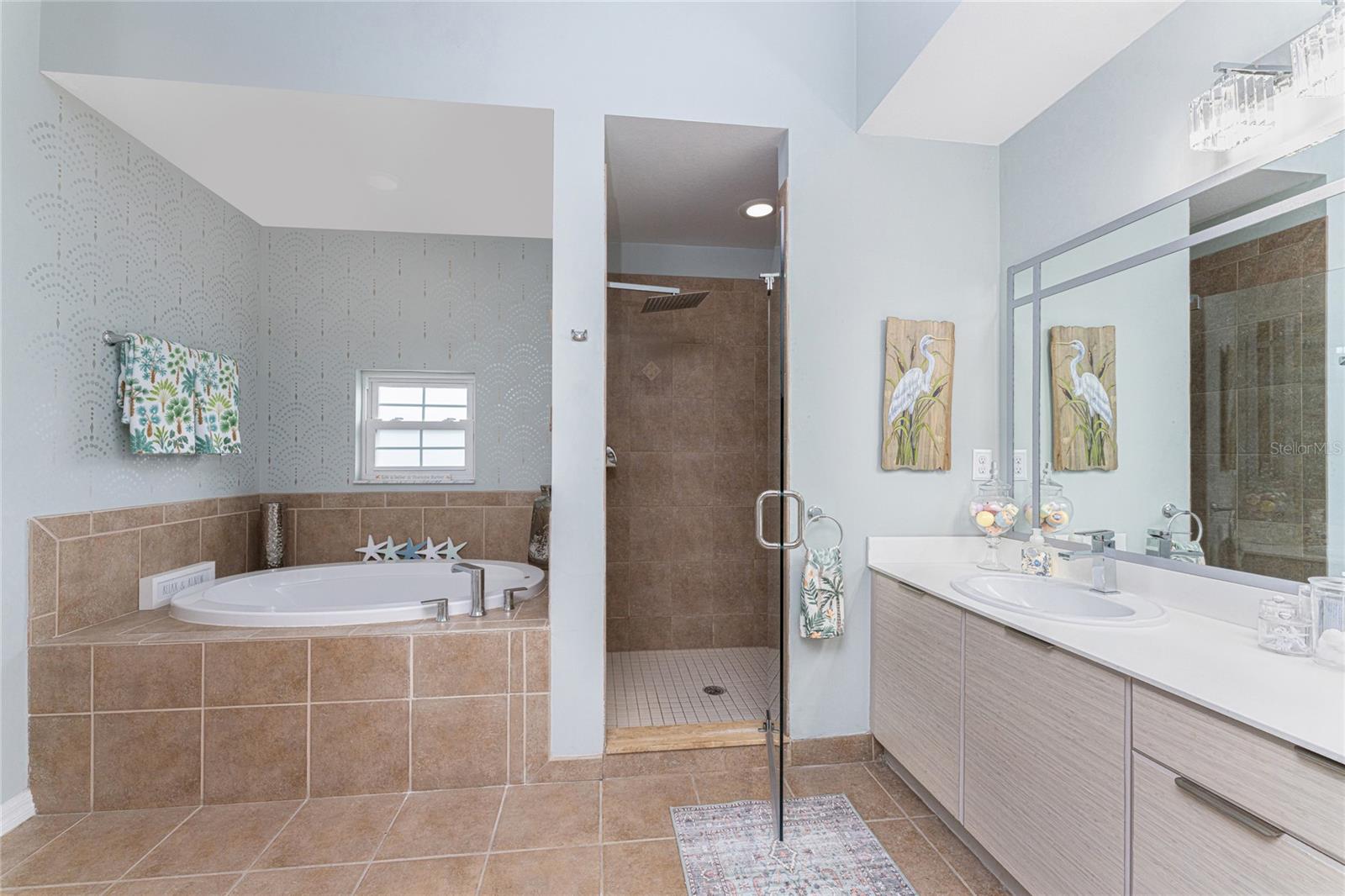 5117 MELBOURNE ST #B304