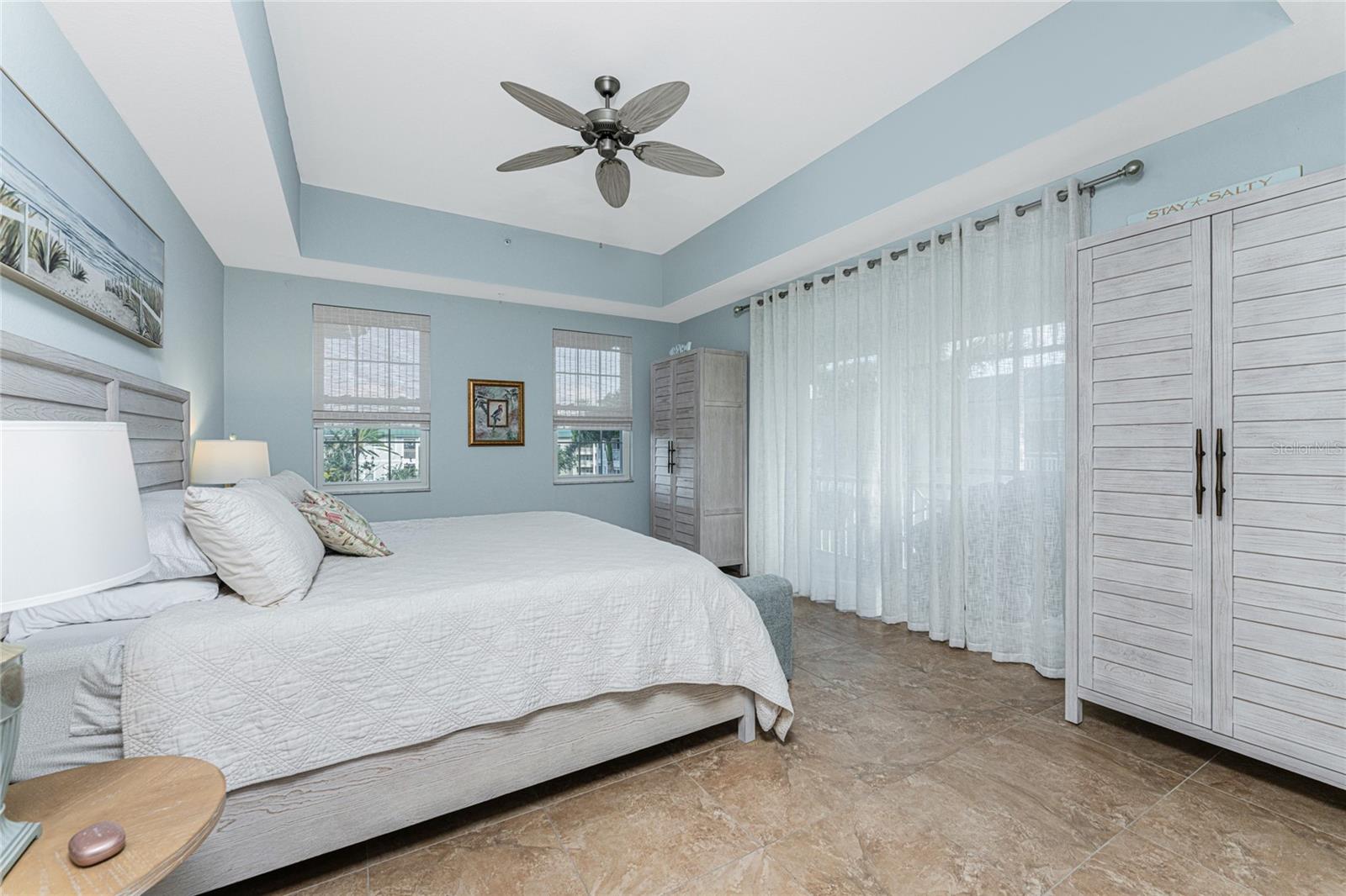 5117 MELBOURNE ST #B304