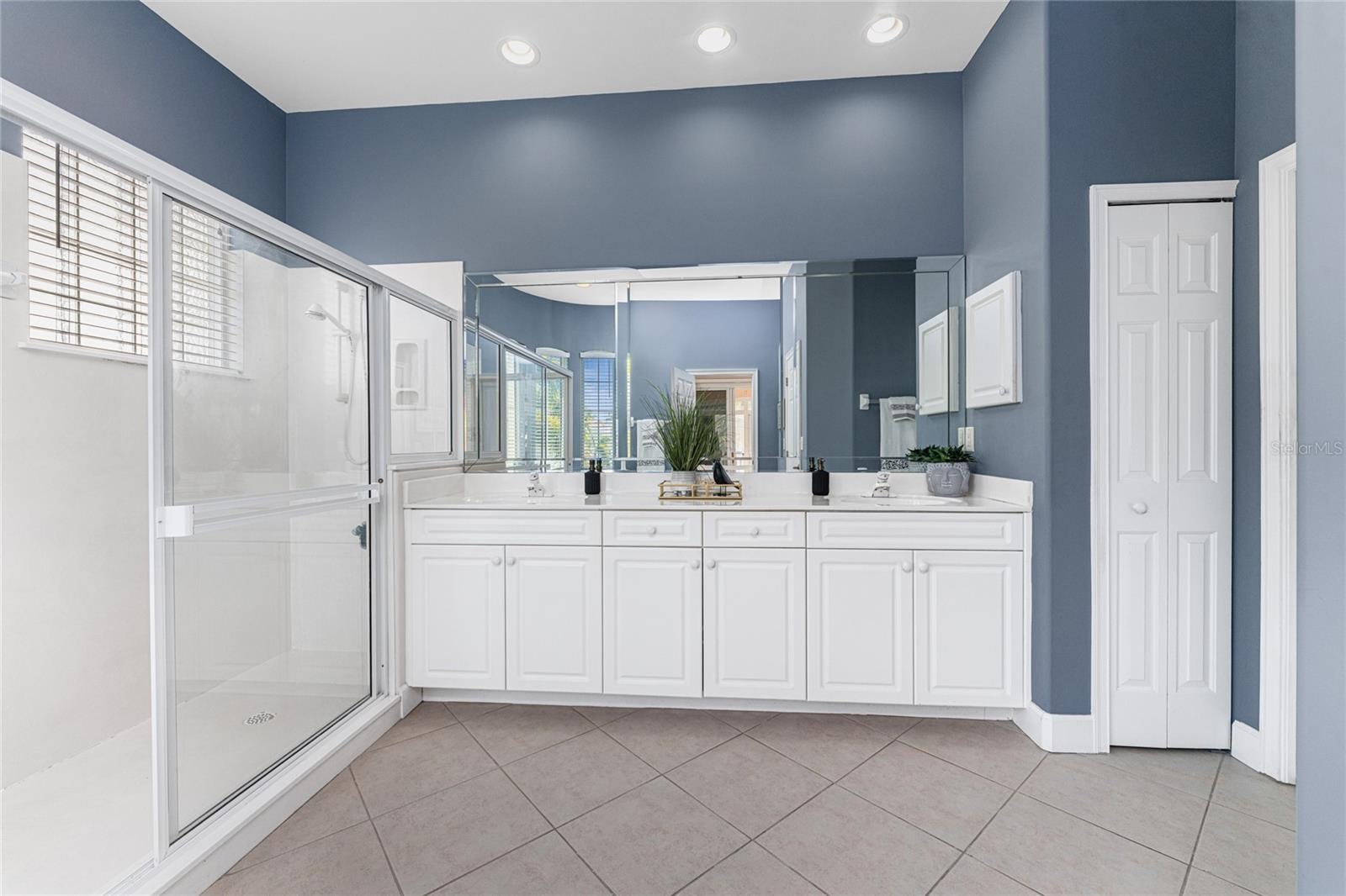 3464 SUNSET KEY CIR #103