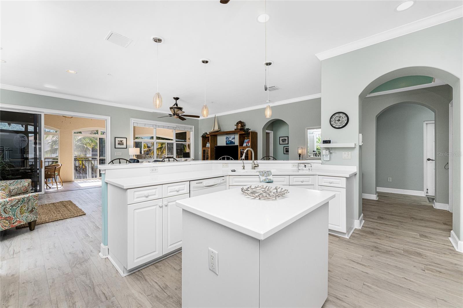 3464 SUNSET KEY CIR #103