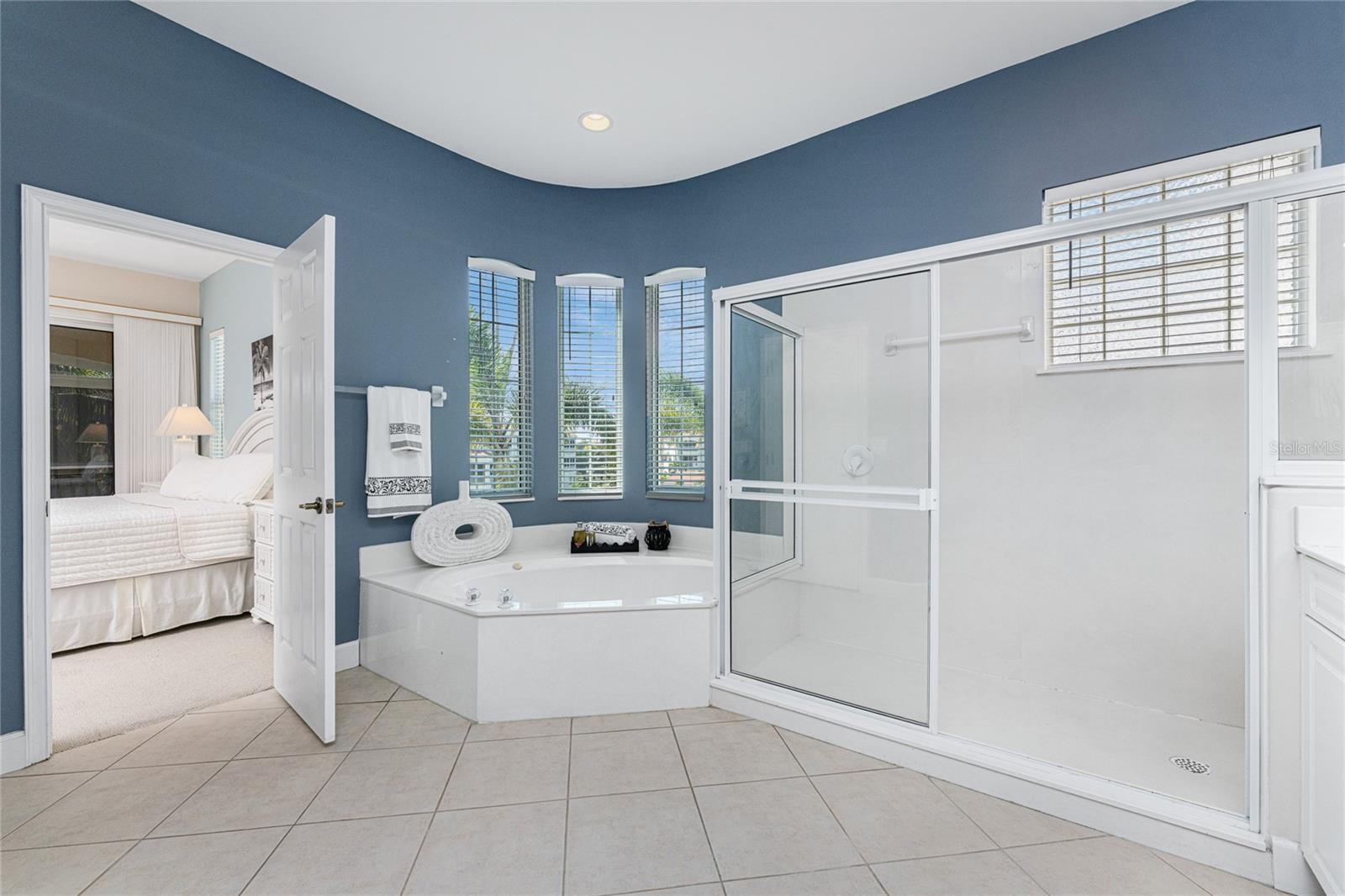 3464 SUNSET KEY CIR #103