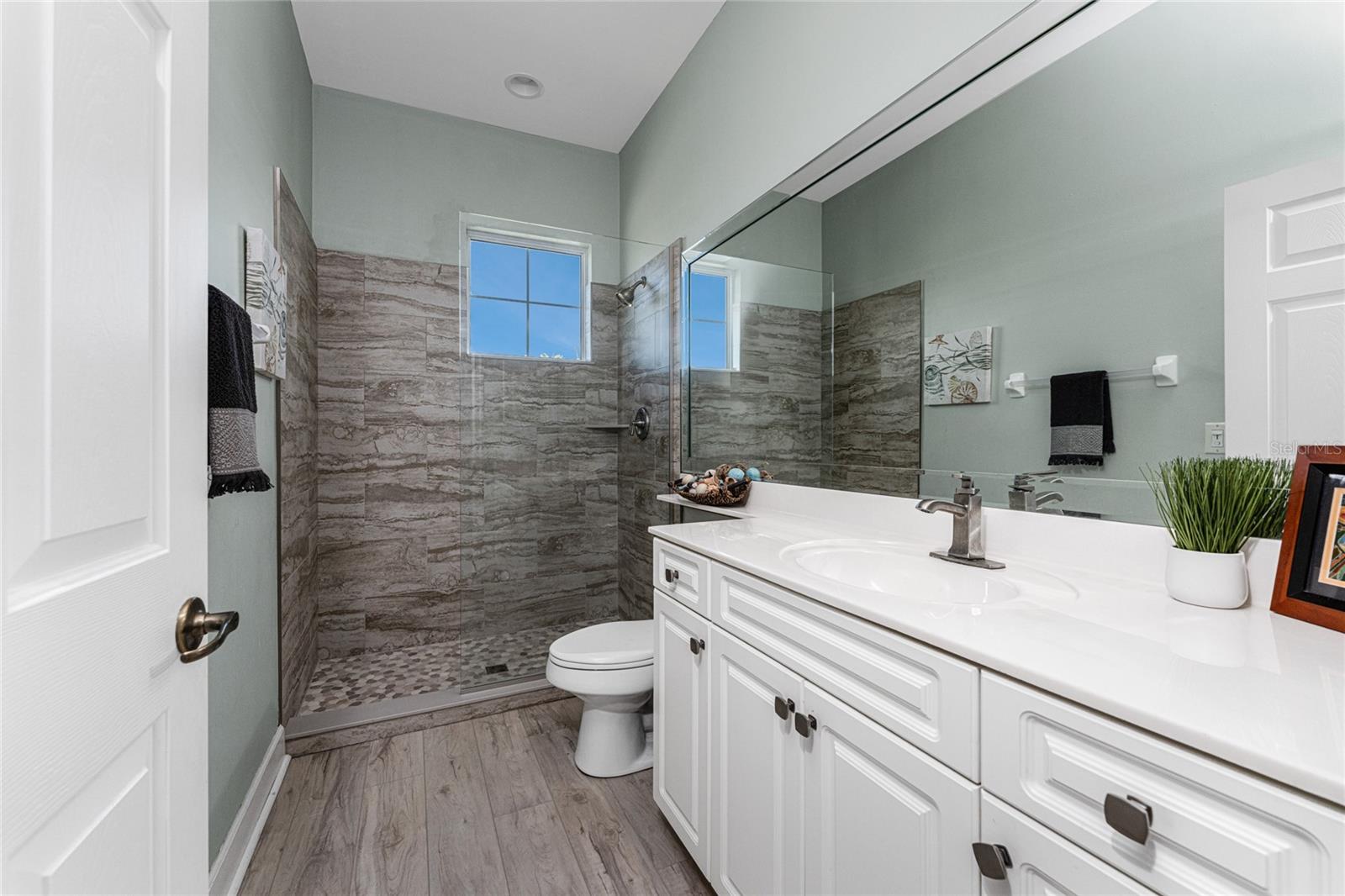 3464 SUNSET KEY CIR #103