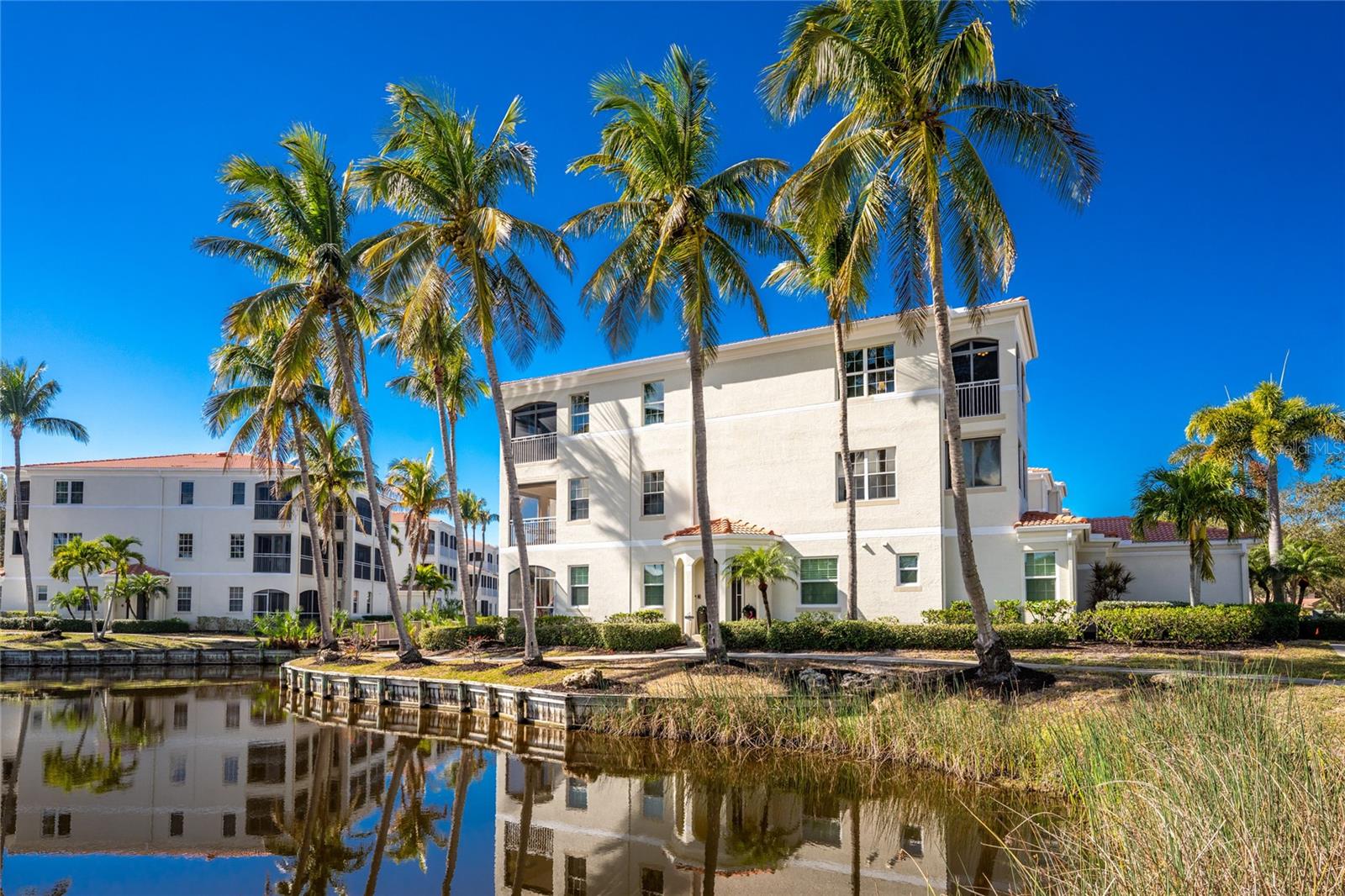 3464 SUNSET KEY CIR #103