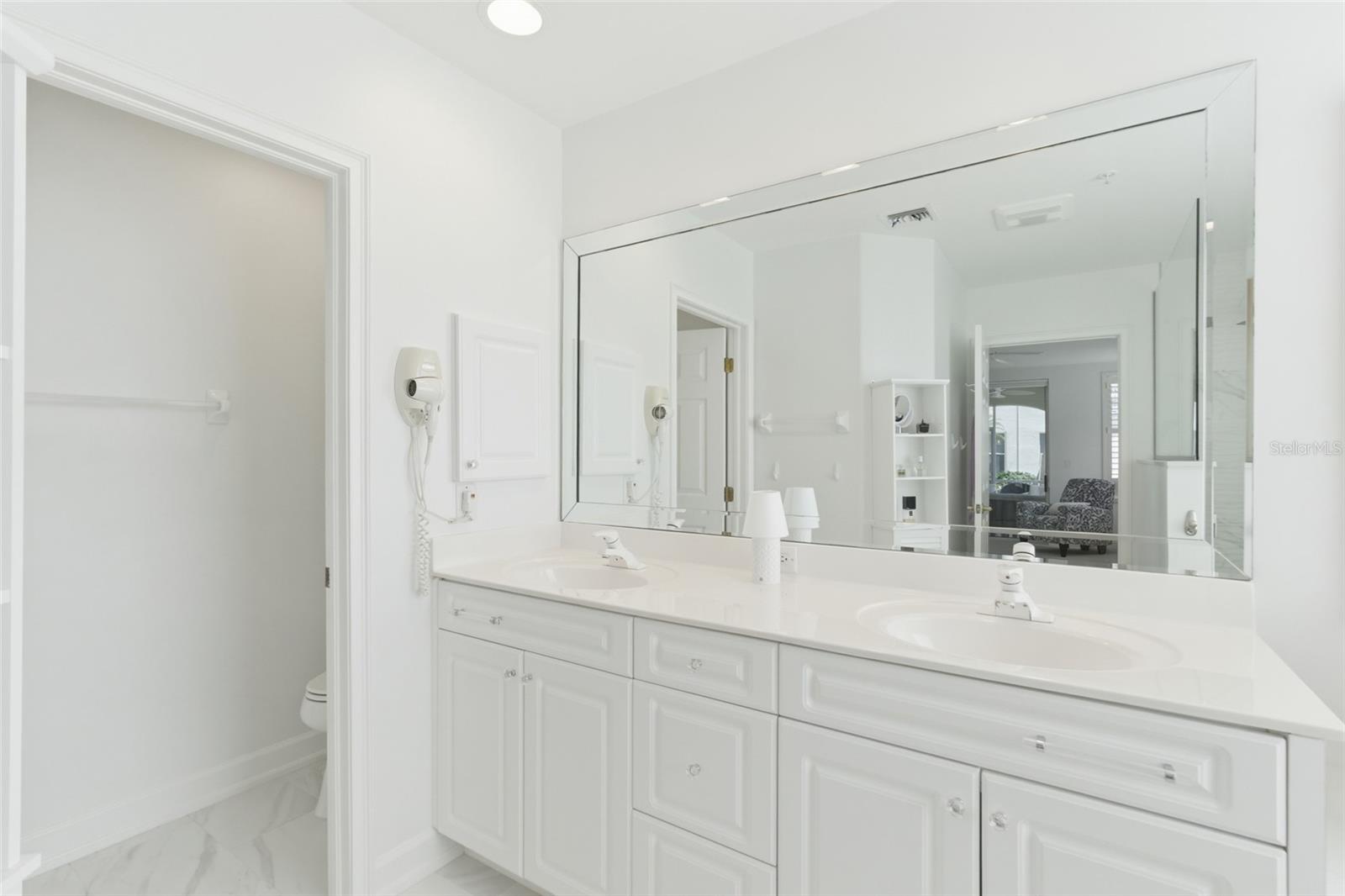 3450 SUNSET KEY CIR #101