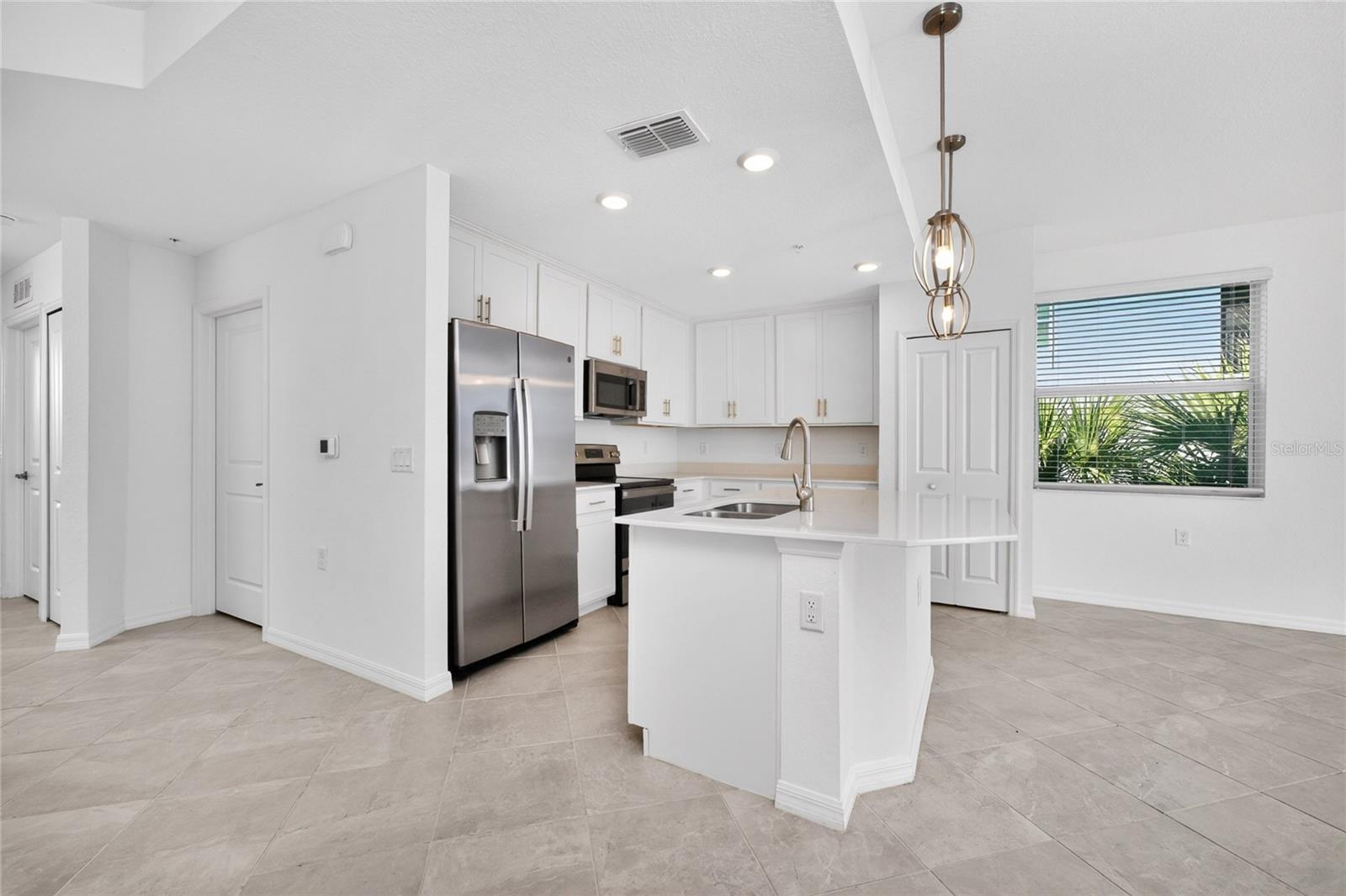 14141 HERITAGE LANDING BLVD #921