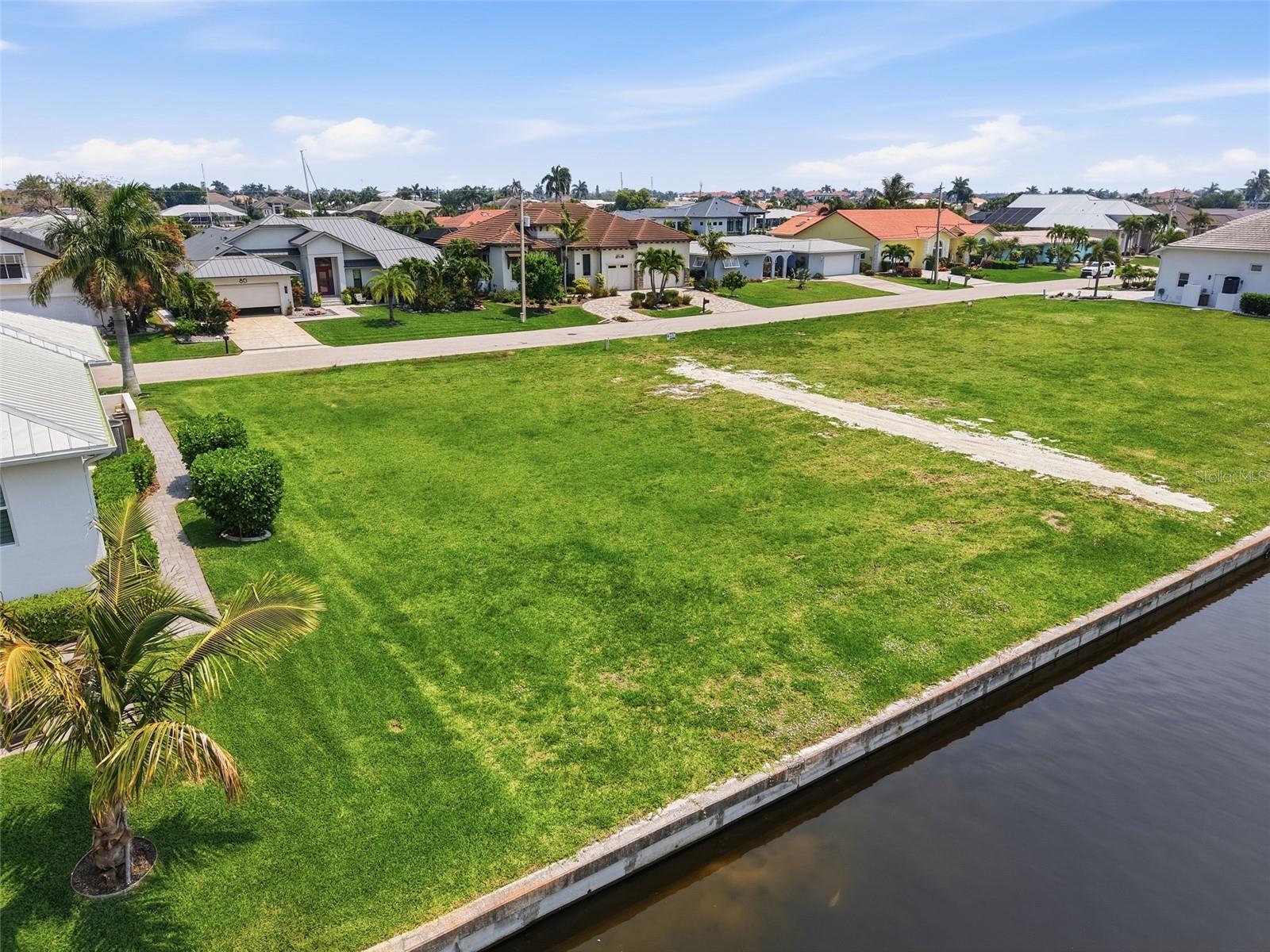 81 COLONY POINT DR