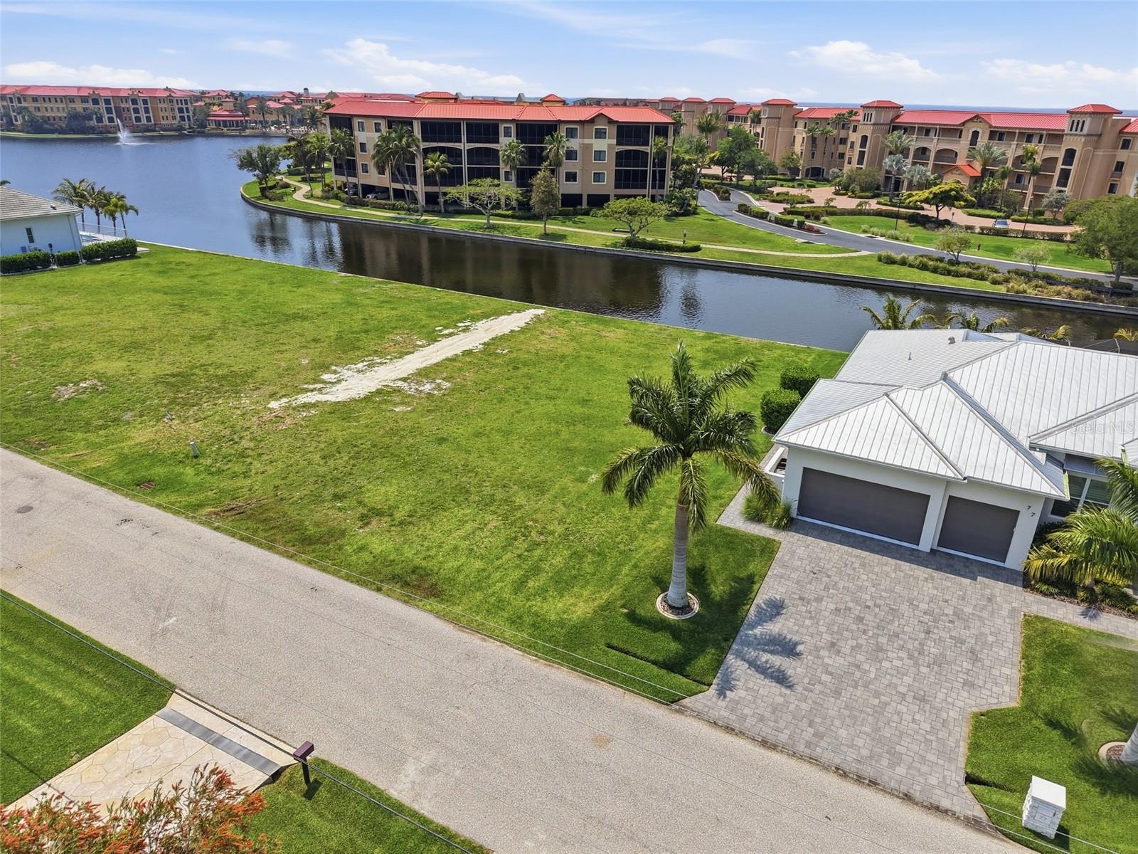 81 COLONY POINT DR