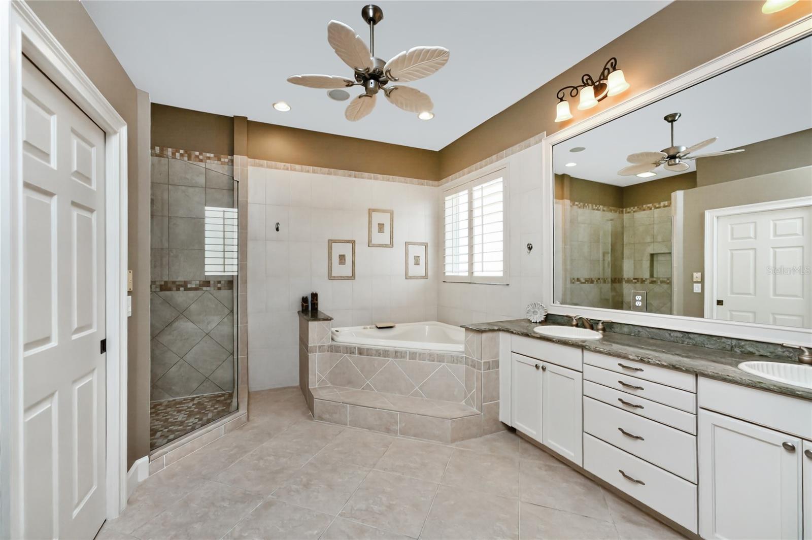 3213 SUNSET KEY CIR