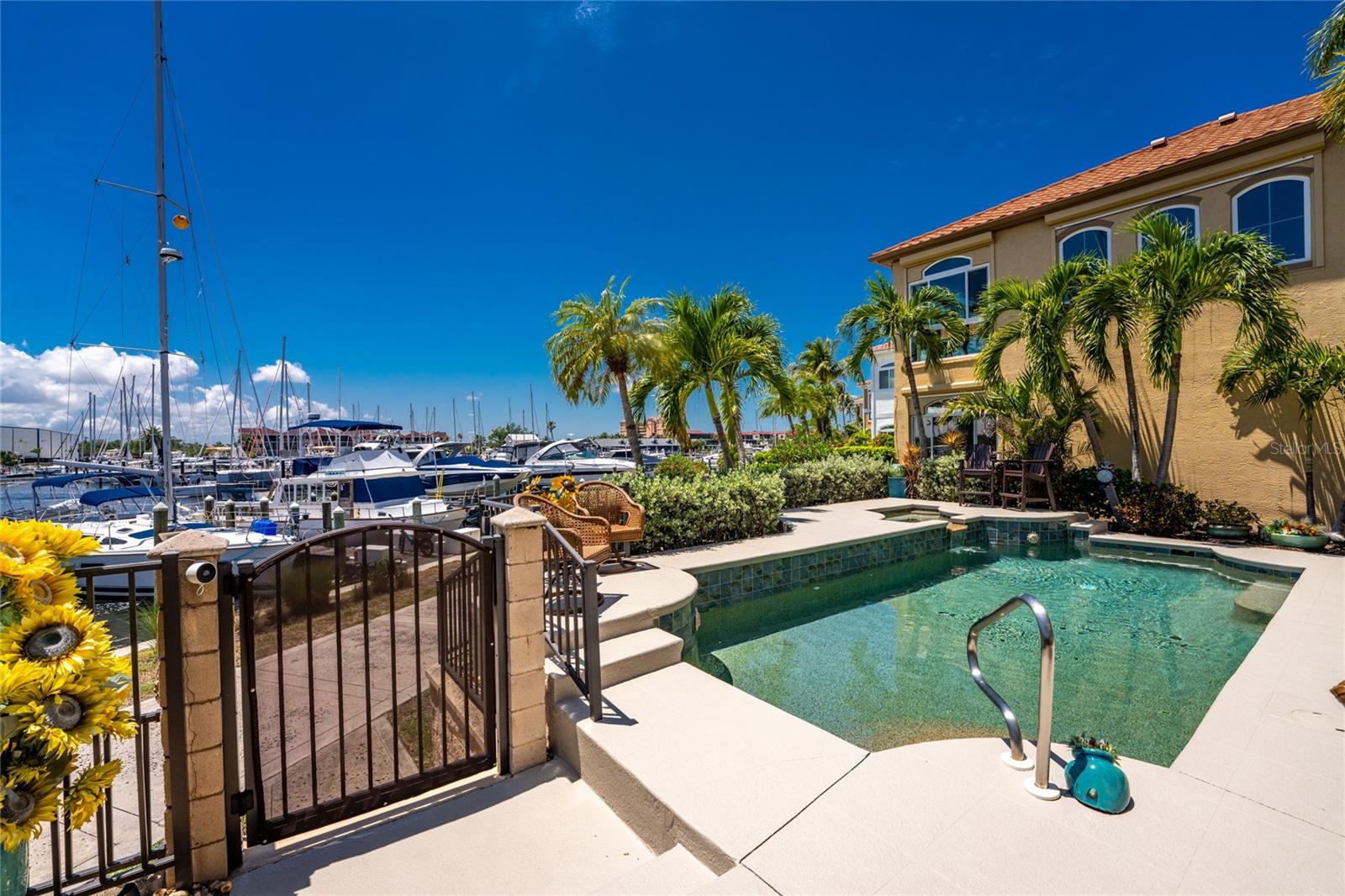 3213 SUNSET KEY CIR