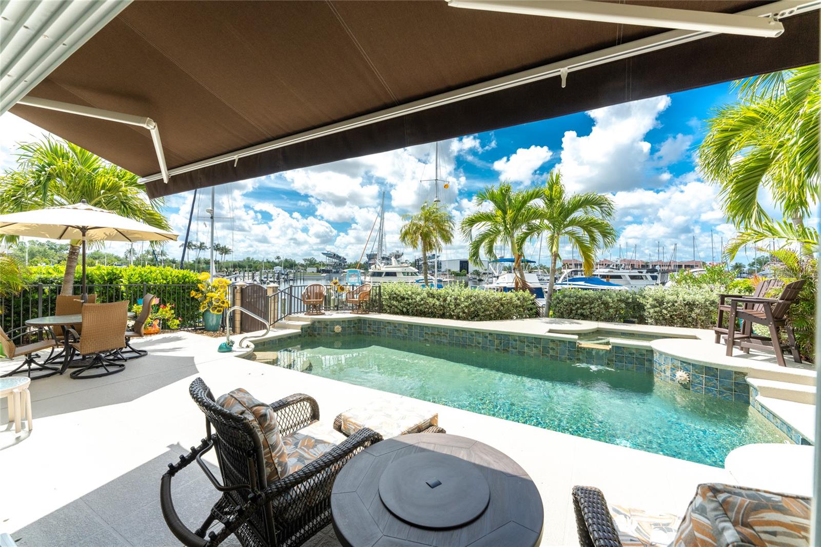 3213 SUNSET KEY CIR