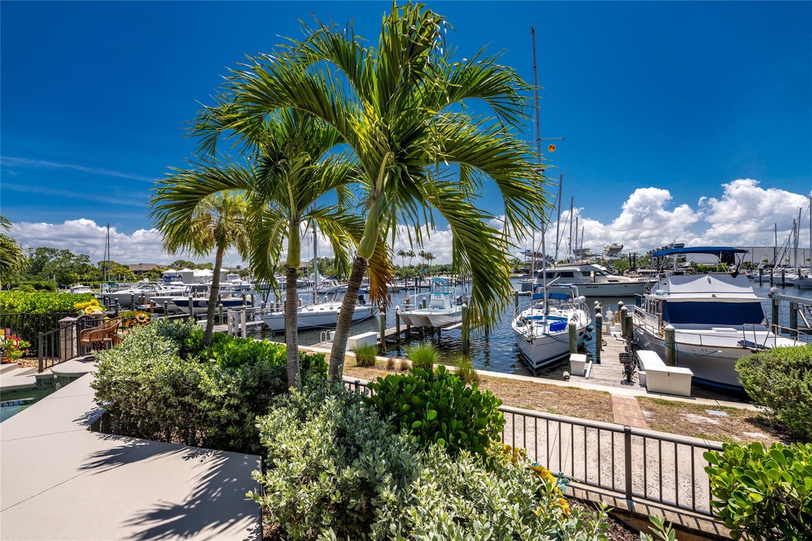 3213 SUNSET KEY CIR