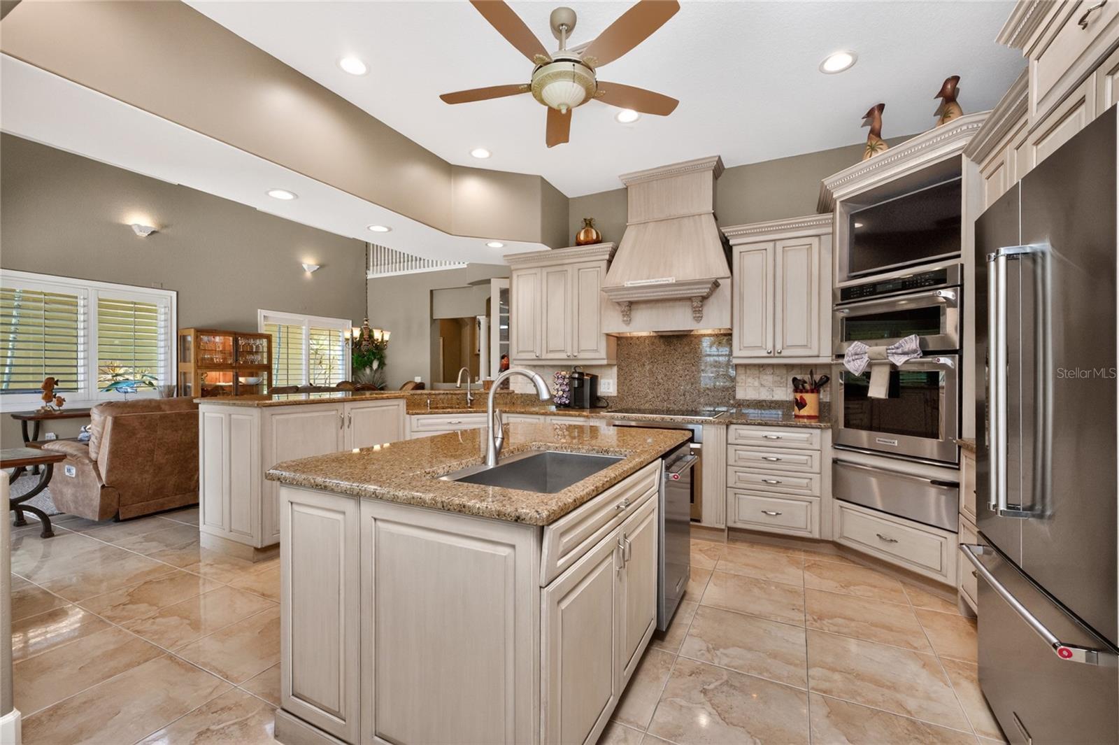 3213 SUNSET KEY CIR