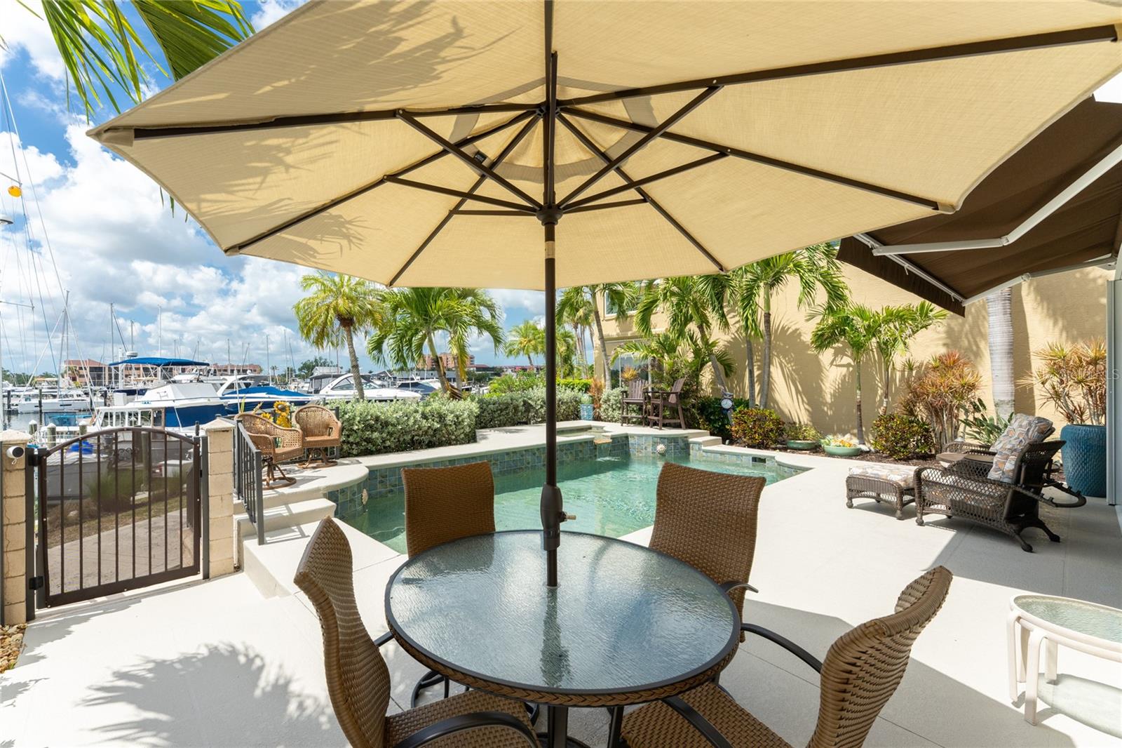 3213 SUNSET KEY CIR