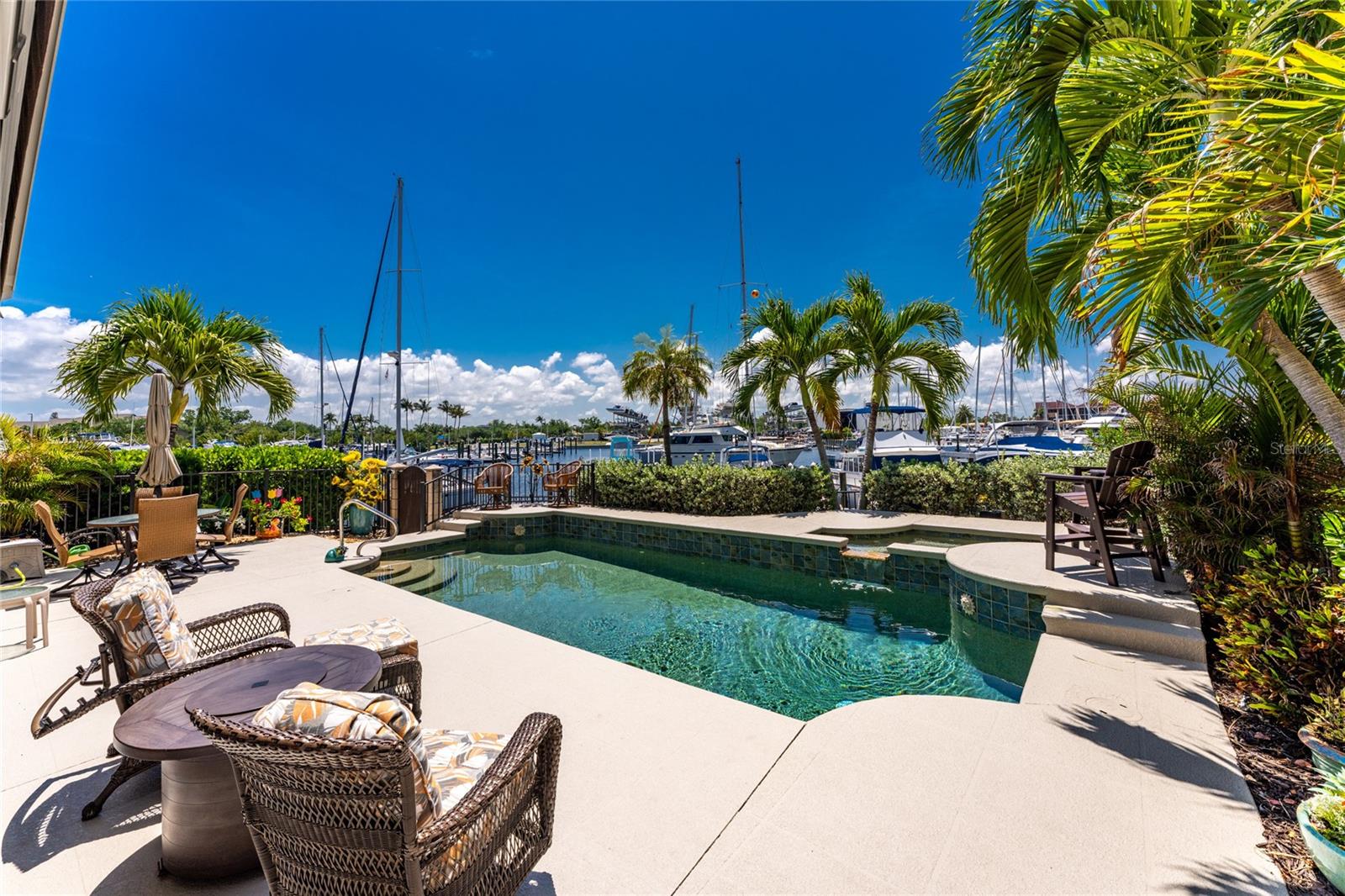 3213 SUNSET KEY CIR