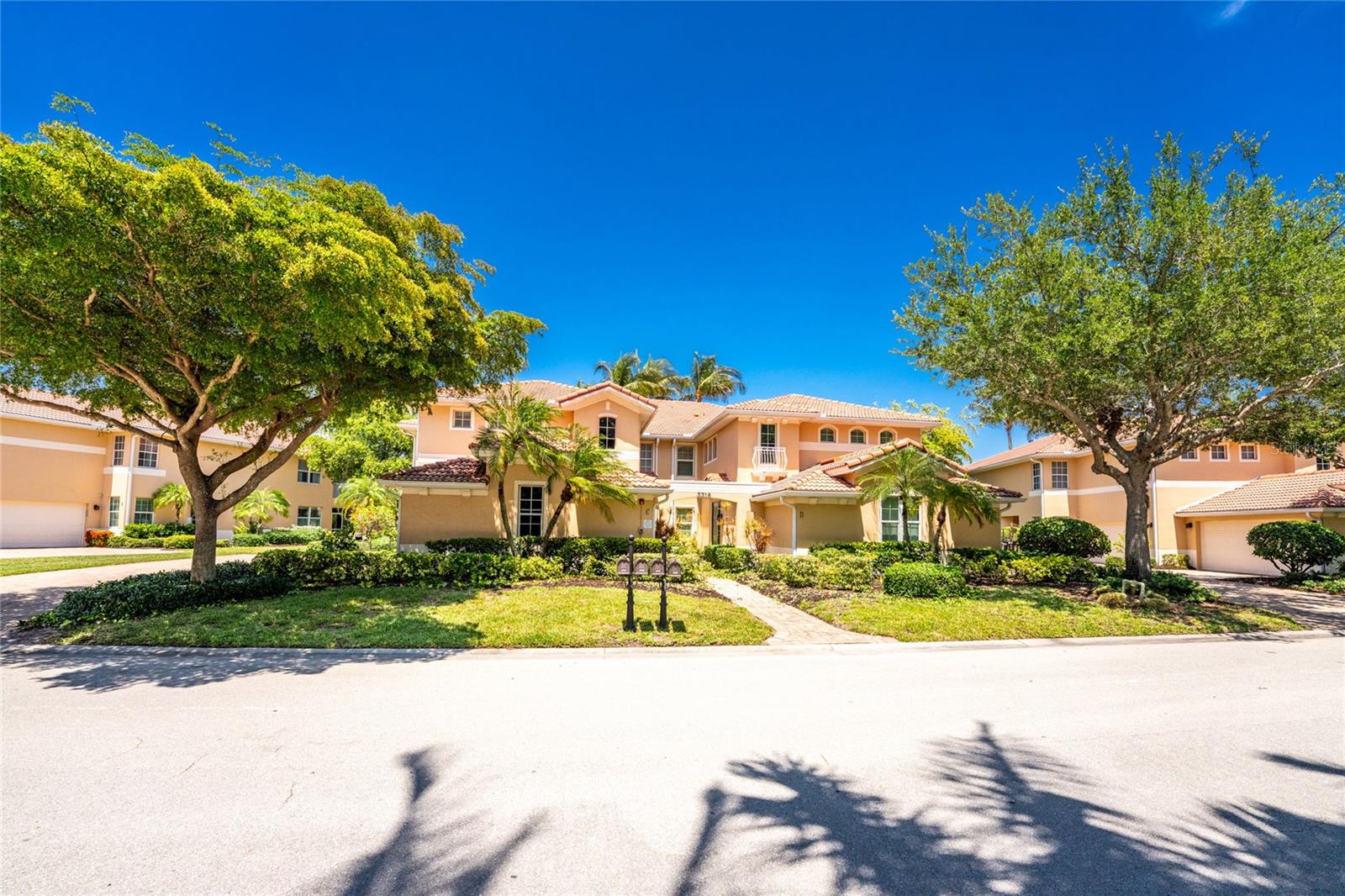 3316 SUNSET KEY CIR #D