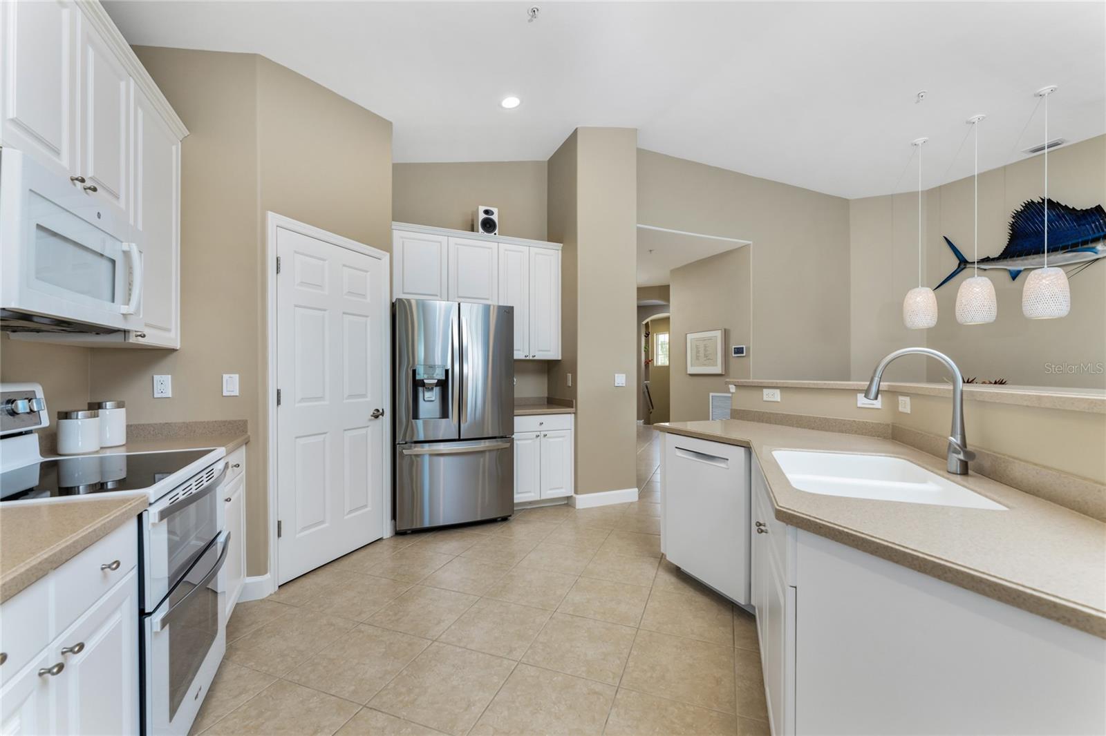 3316 SUNSET KEY CIR #D