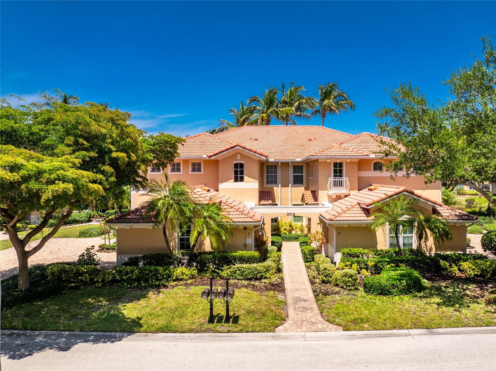 3316 SUNSET KEY CIR #D