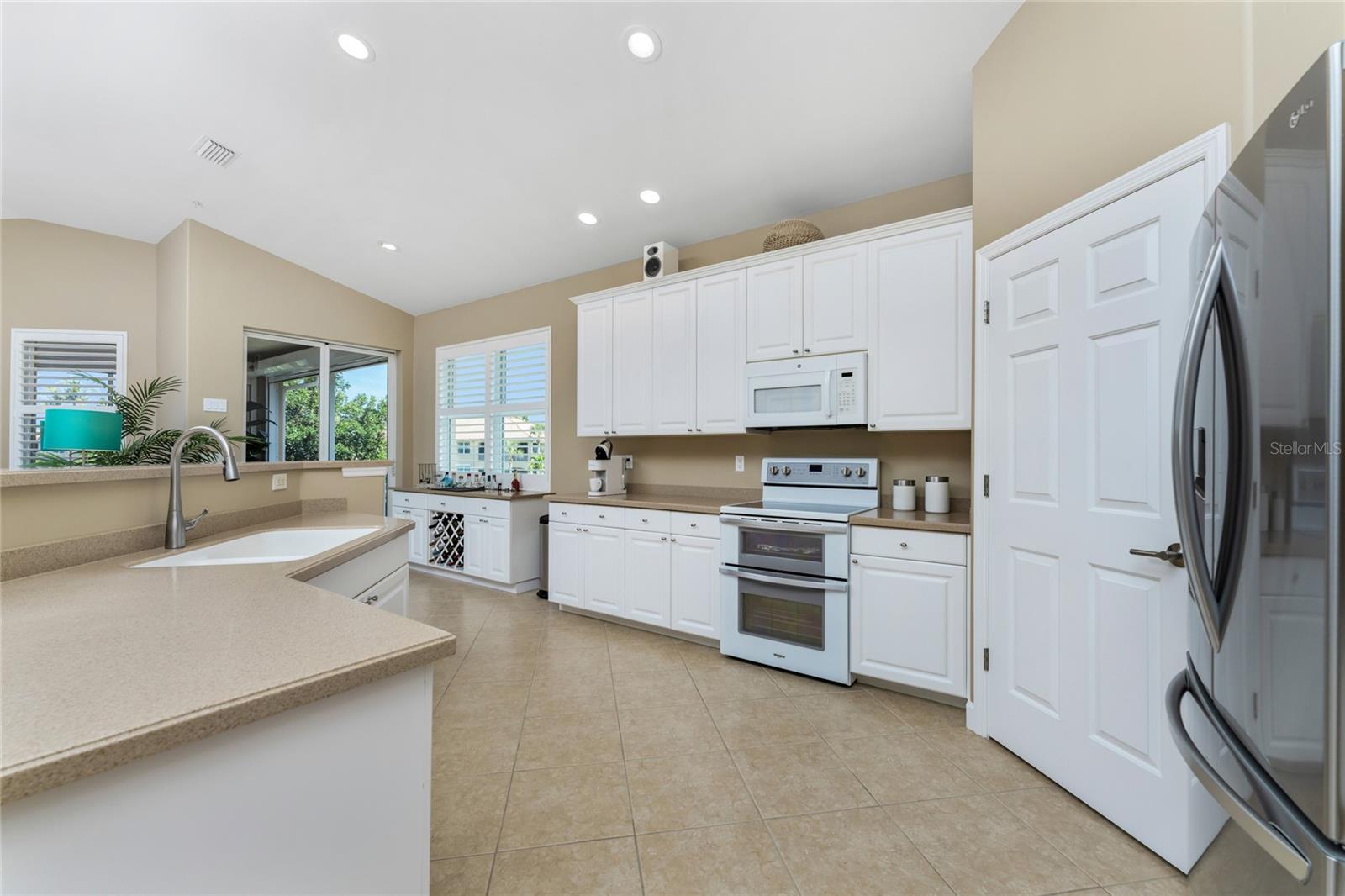 3316 SUNSET KEY CIR #D