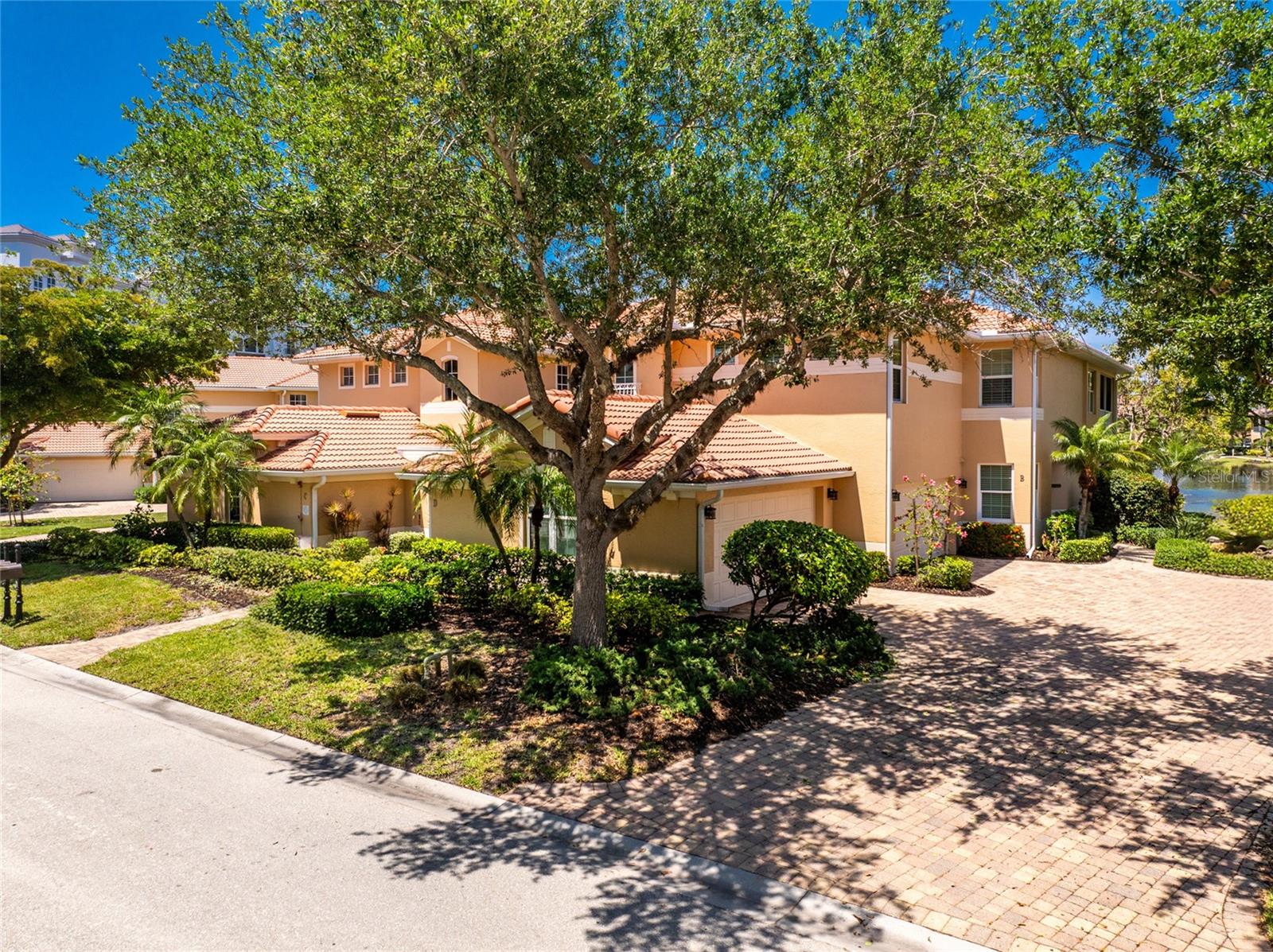 3316 SUNSET KEY CIR #D