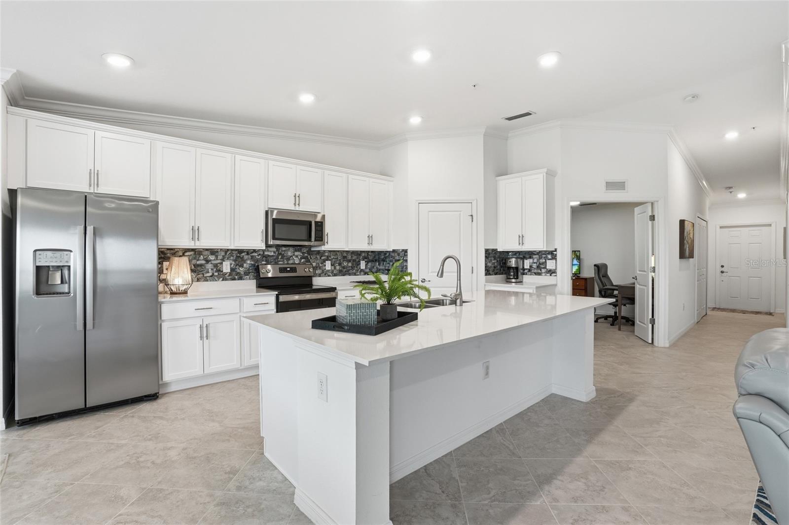 14184 HERITAGE LANDING BLVD #525