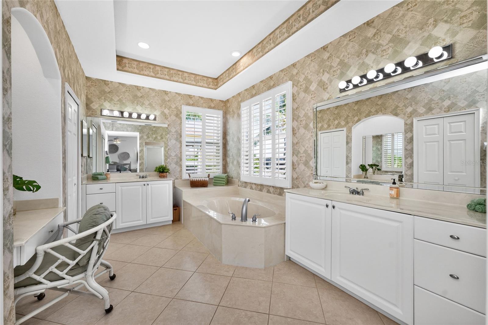 3341 SUNSET KEY CIR