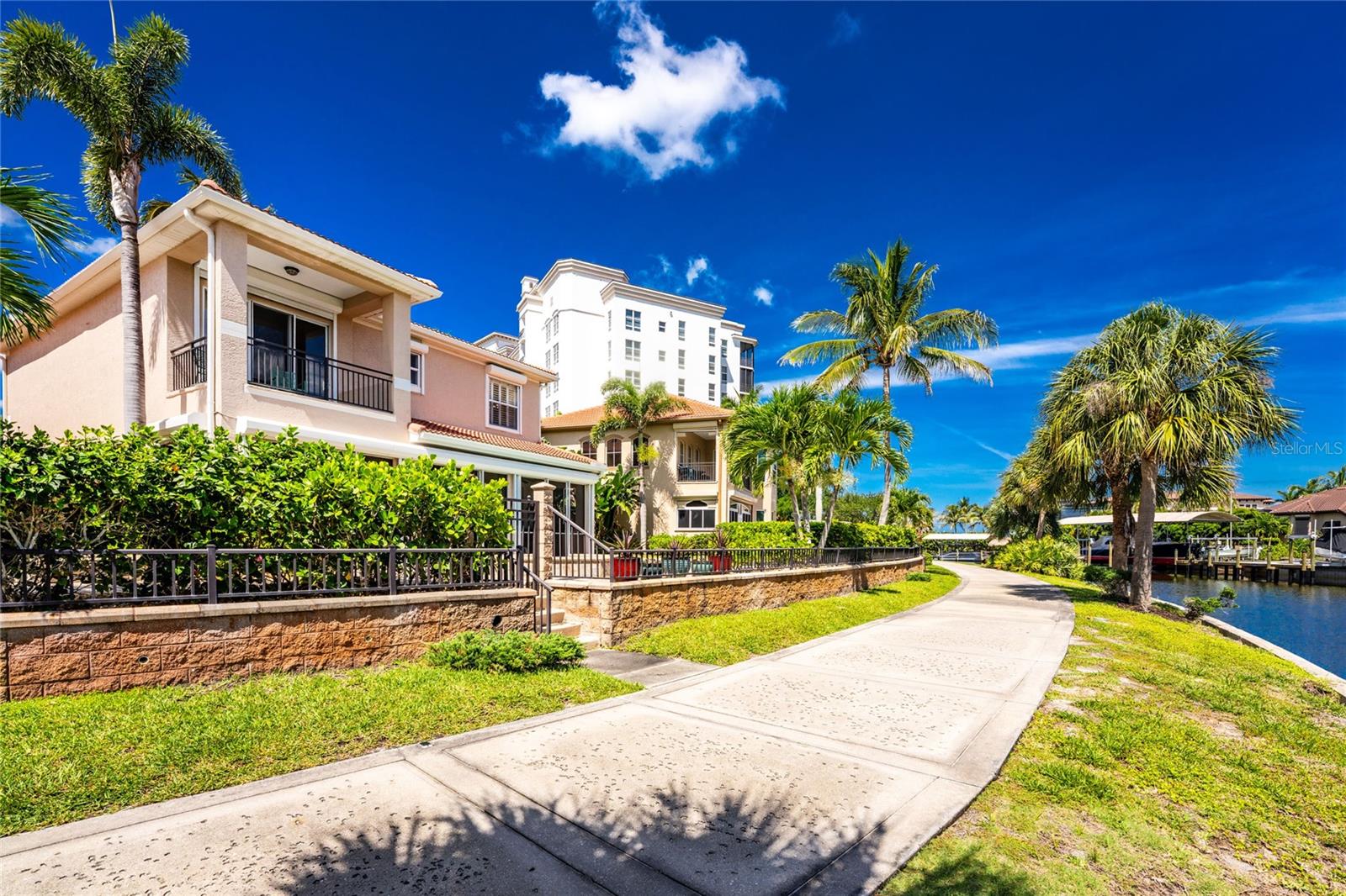 3341 SUNSET KEY CIR