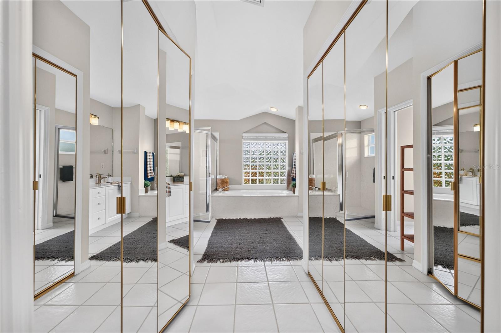 6011 KEY LARGO CIR